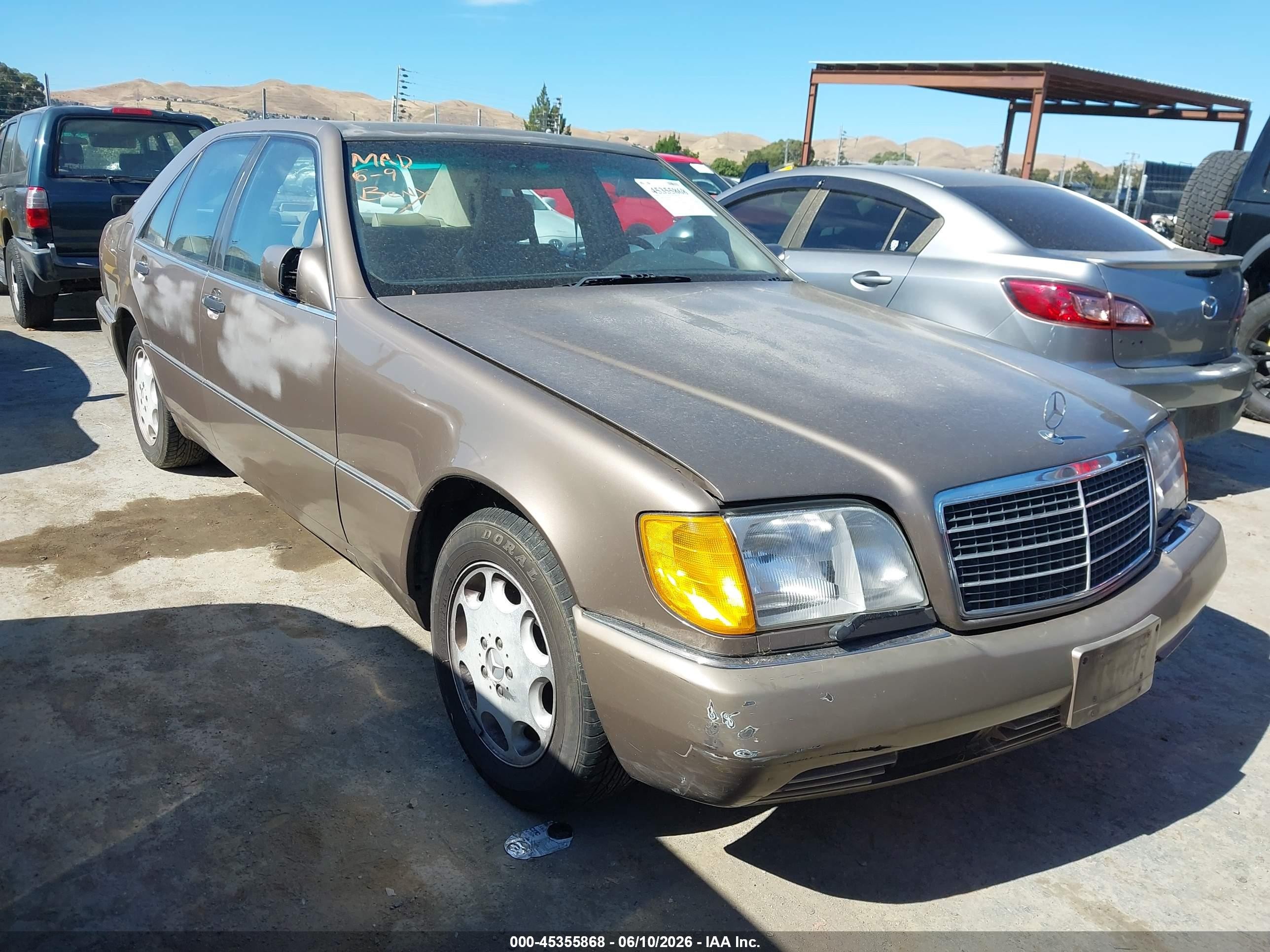1992 Mercedes-benz 300 Se Gold vin: WDBGA32E9NA024366