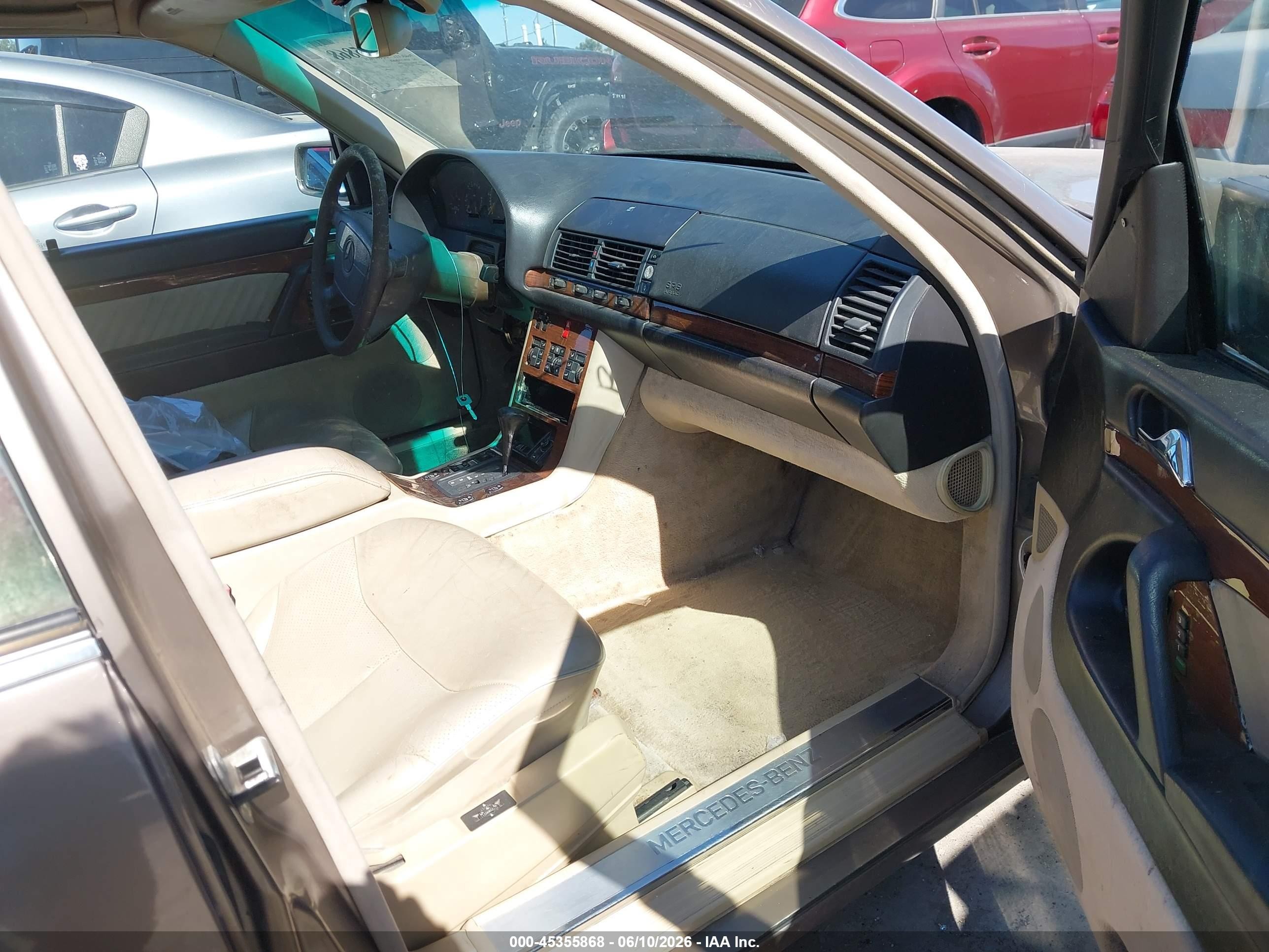 1992 Mercedes-benz 300 Se Gold vin: WDBGA32E9NA024366