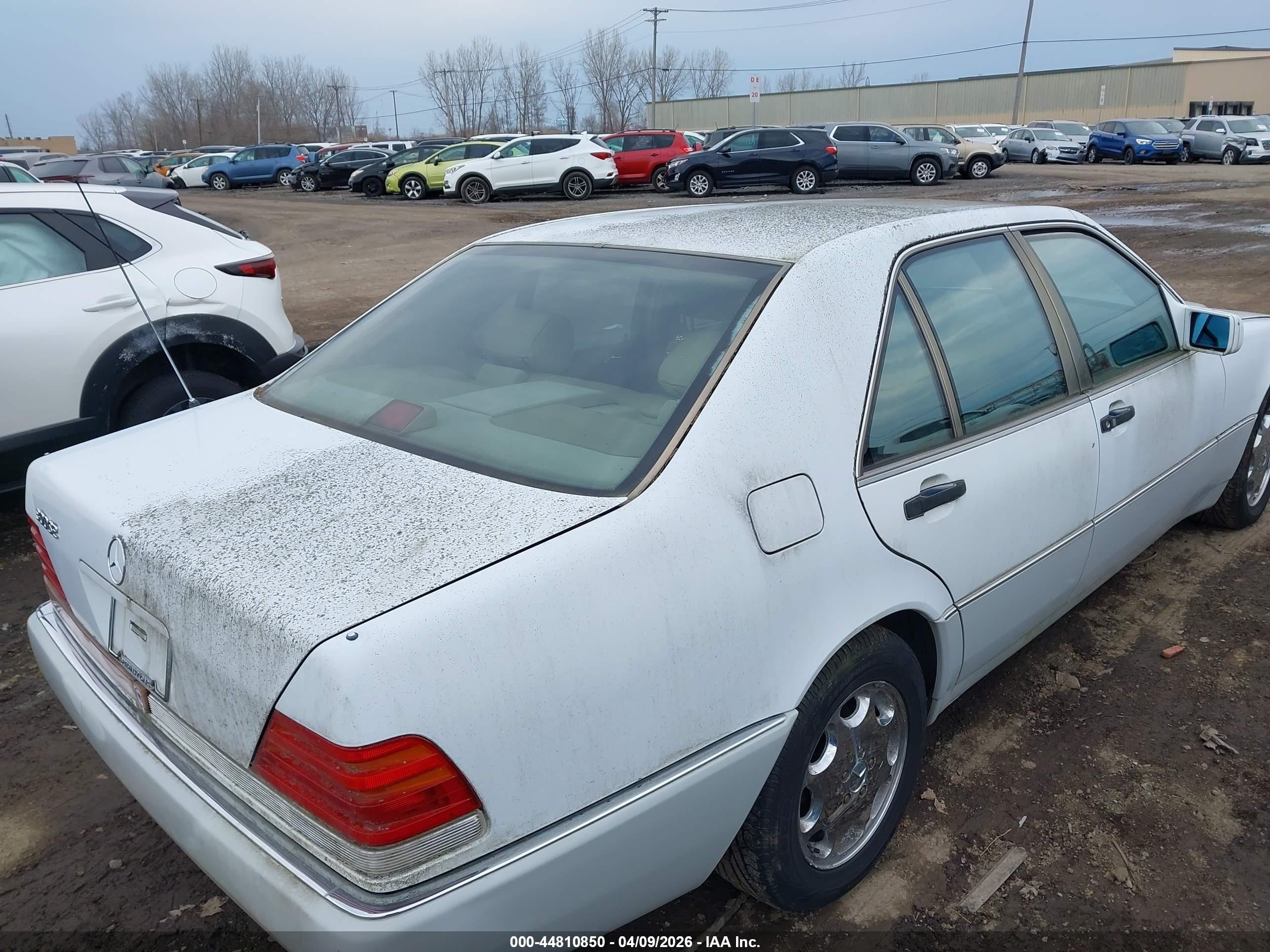 1992 Mercedes-benz 300 Se White vin: WDBGA32EXNA067842