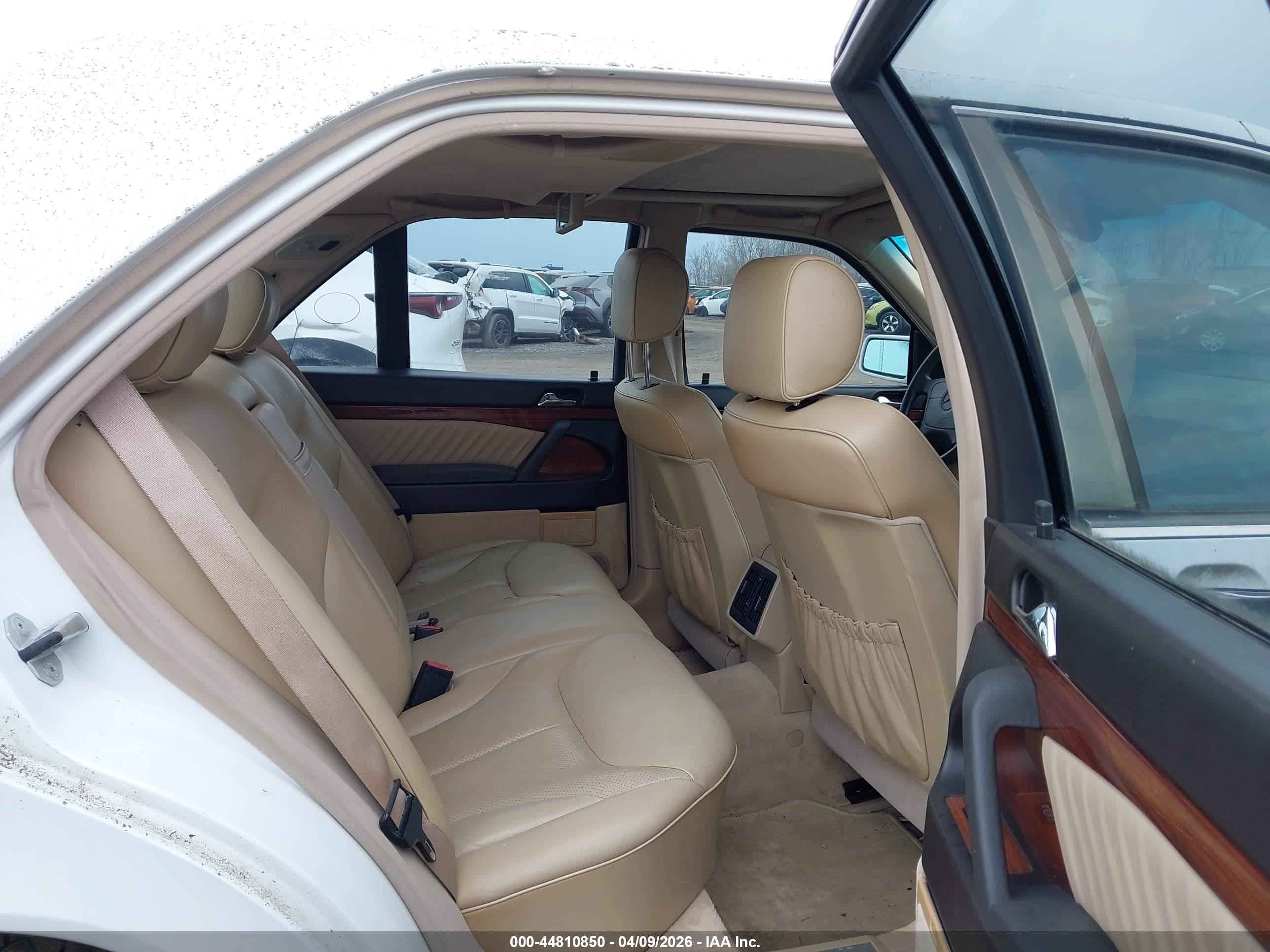 1992 Mercedes-benz 300 Se White vin: WDBGA32EXNA067842