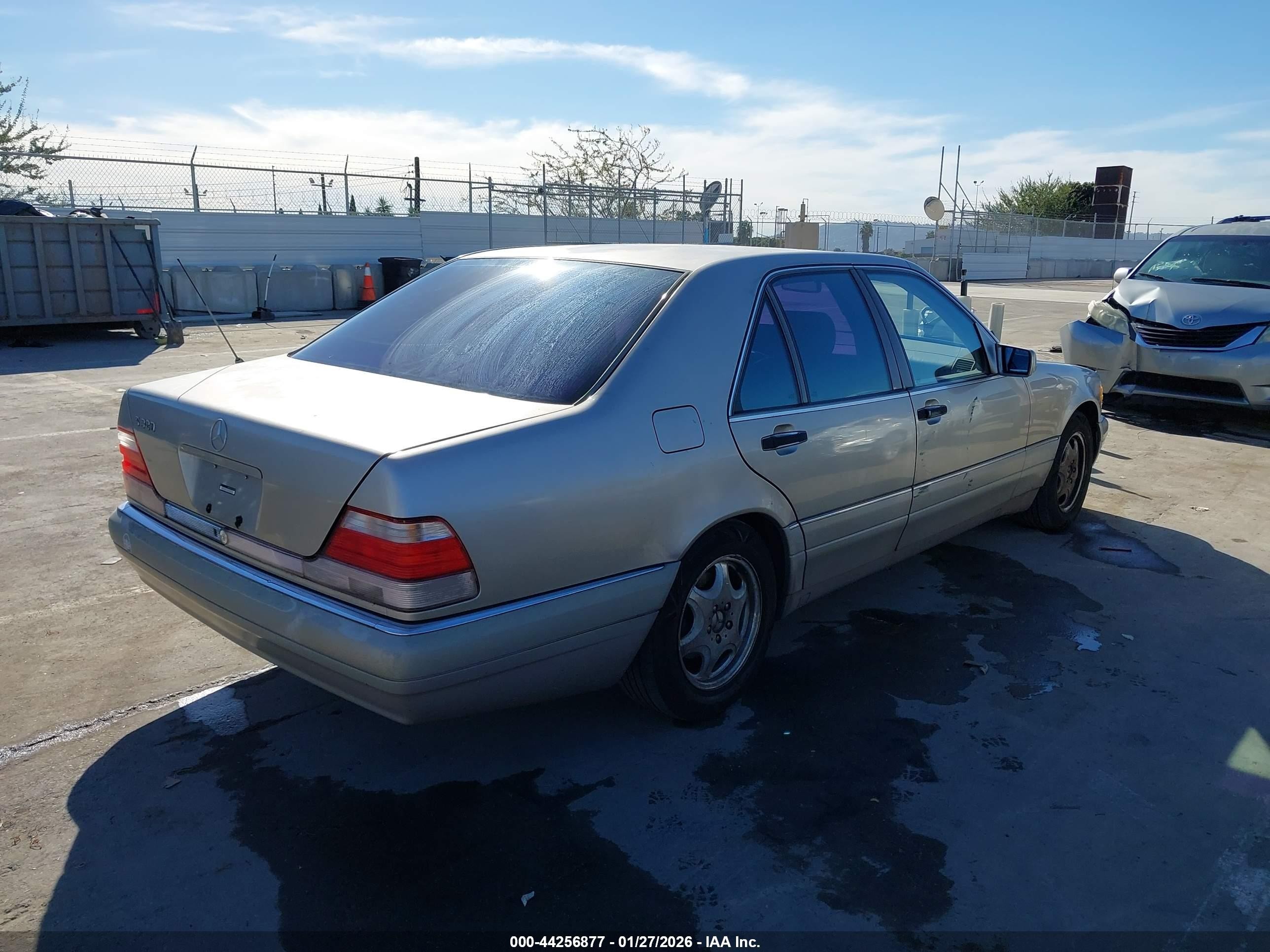 1997 Mercedes-benz S 320 Base Swb Золотой vin: WDBGA32G7VA356114