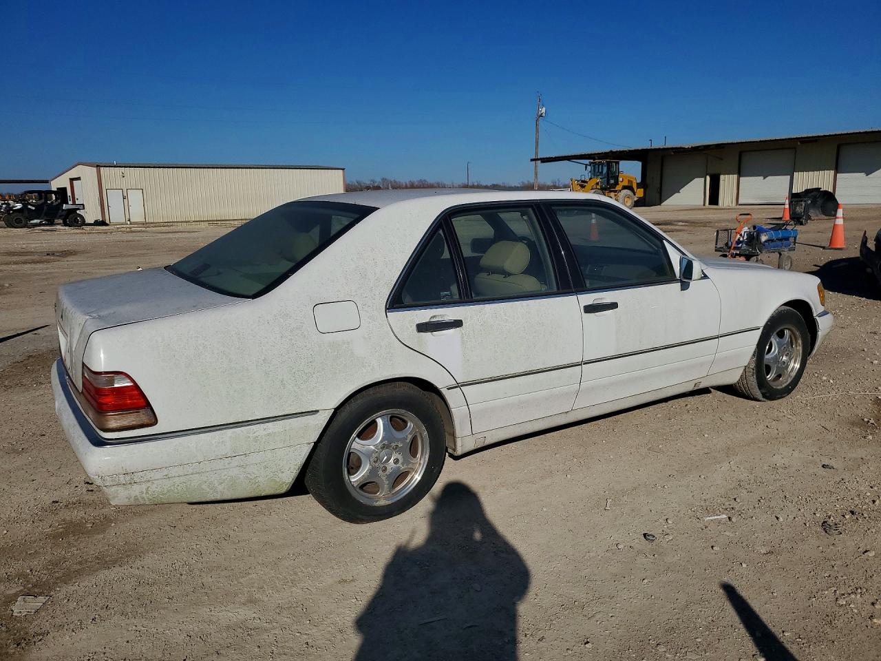 1999 Mercedes-benz S-class White vin: WDBGA32G9XA419734