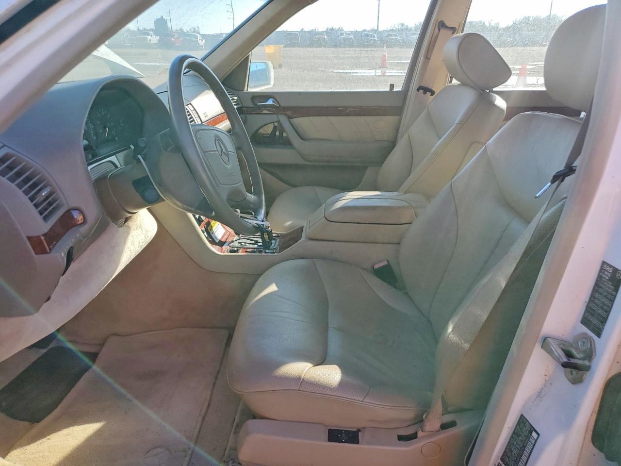 1999 Mercedes-benz S-class White vin: WDBGA32G9XA419734
