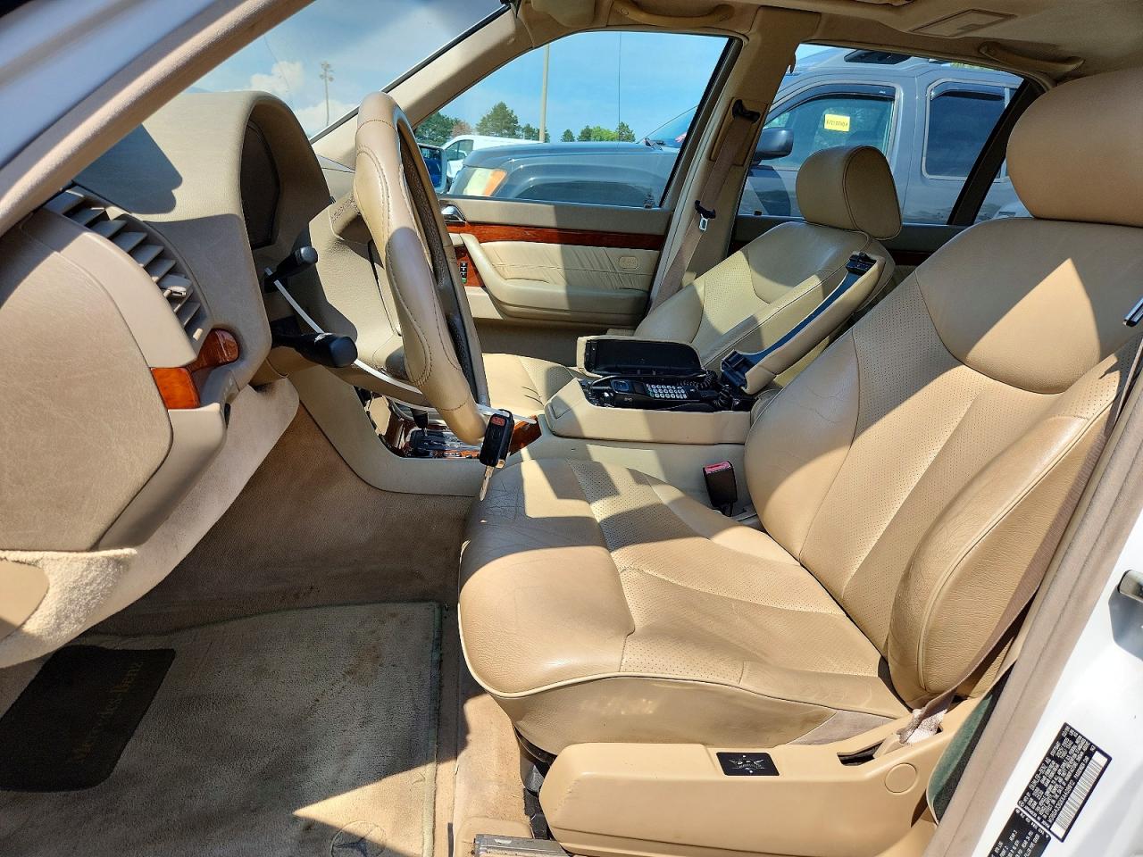 1999 Mercedes-benz S 320 White vin: WDBGA33GXXA409812