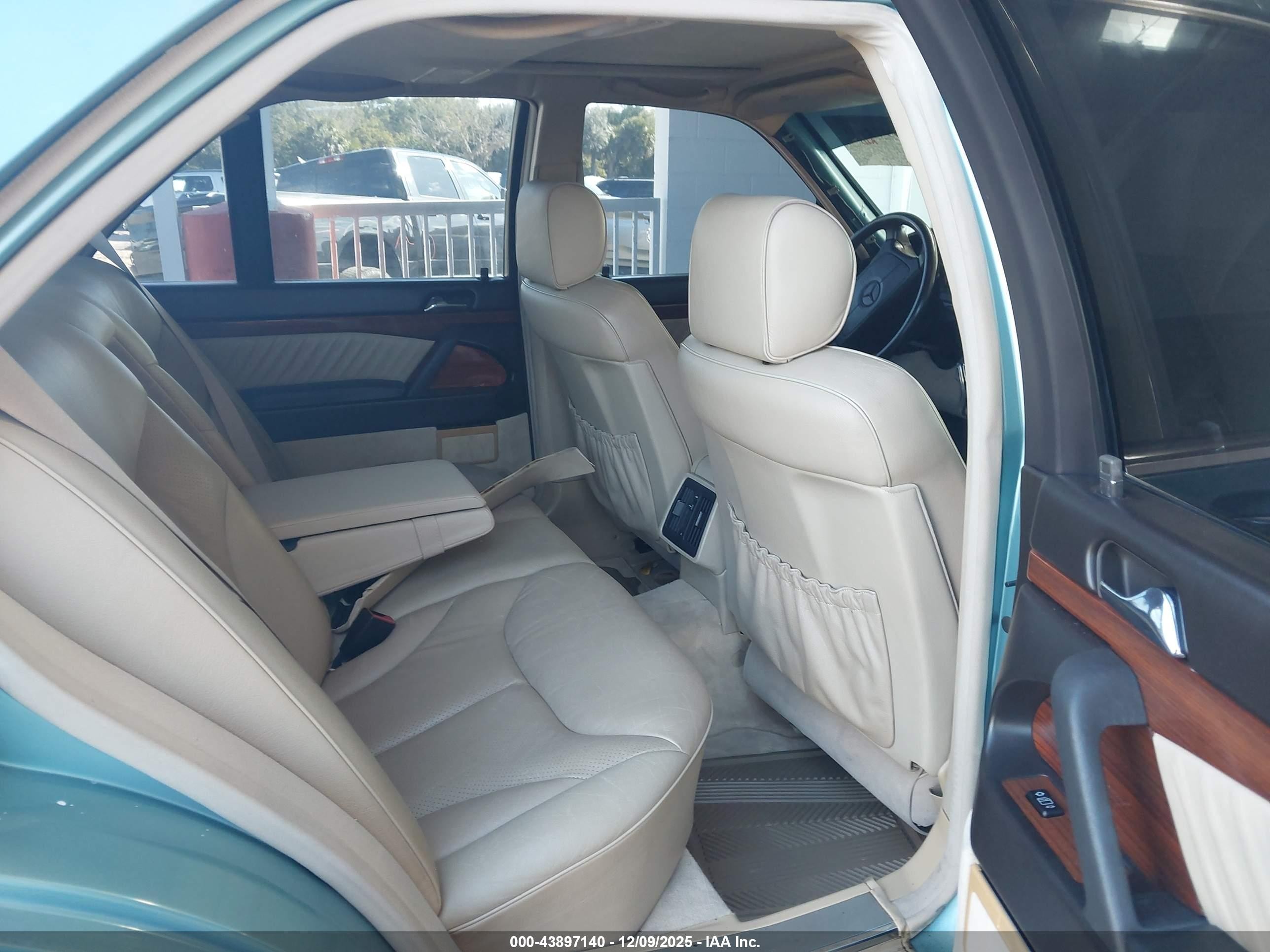 1992 Mercedes-benz 400 Se Light Blue vin: WDBGA42E3NA047955