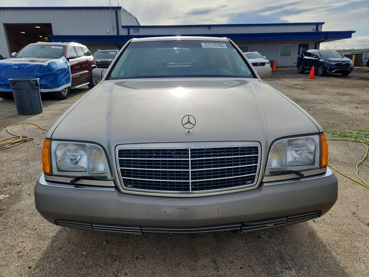 1994 Mercedes Benz S 420 Beige vin: WDBGA43E1RA145743