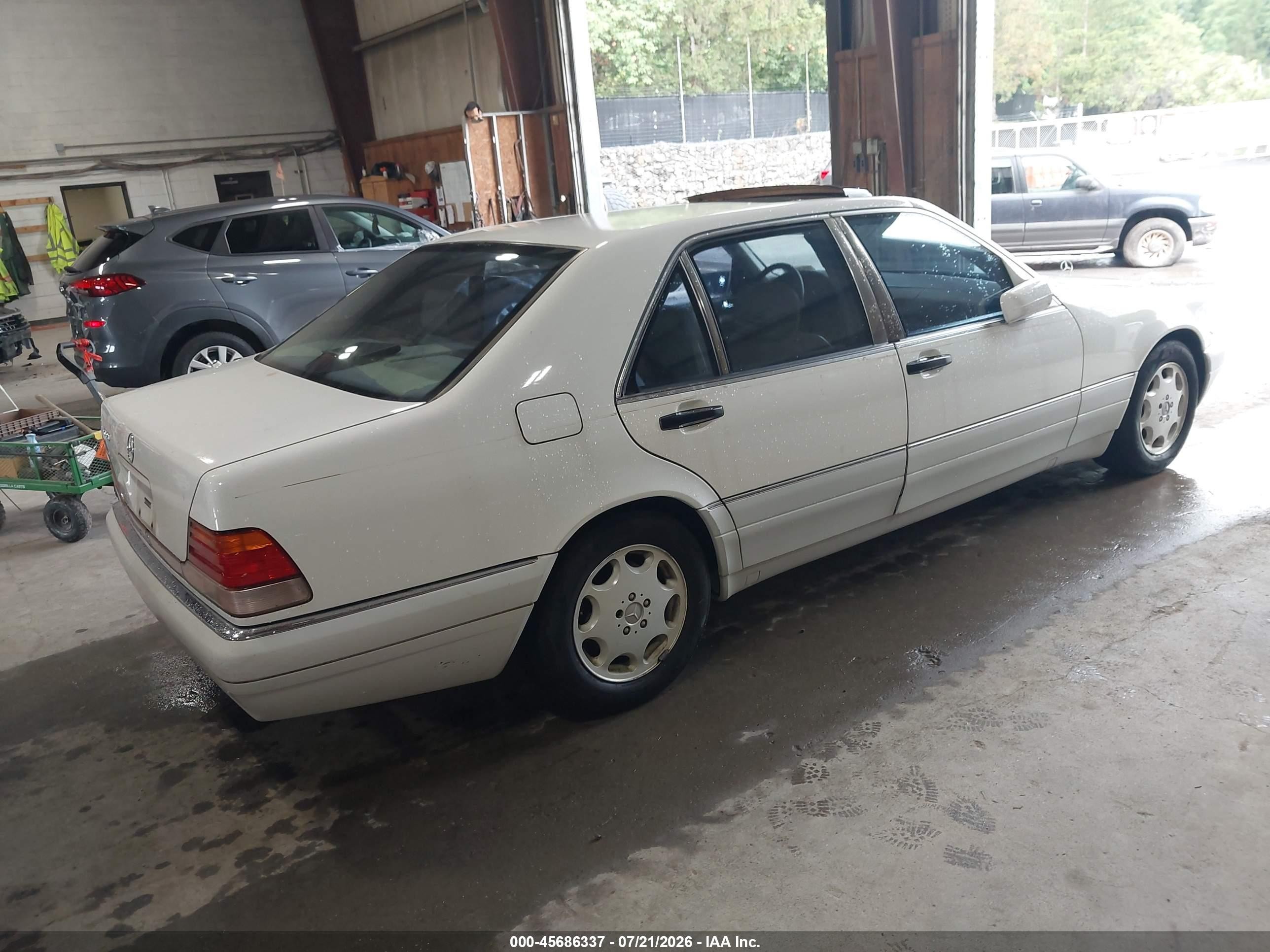 1996 Mercedes-benz S 420 White vin: WDBGA43E2TA319259