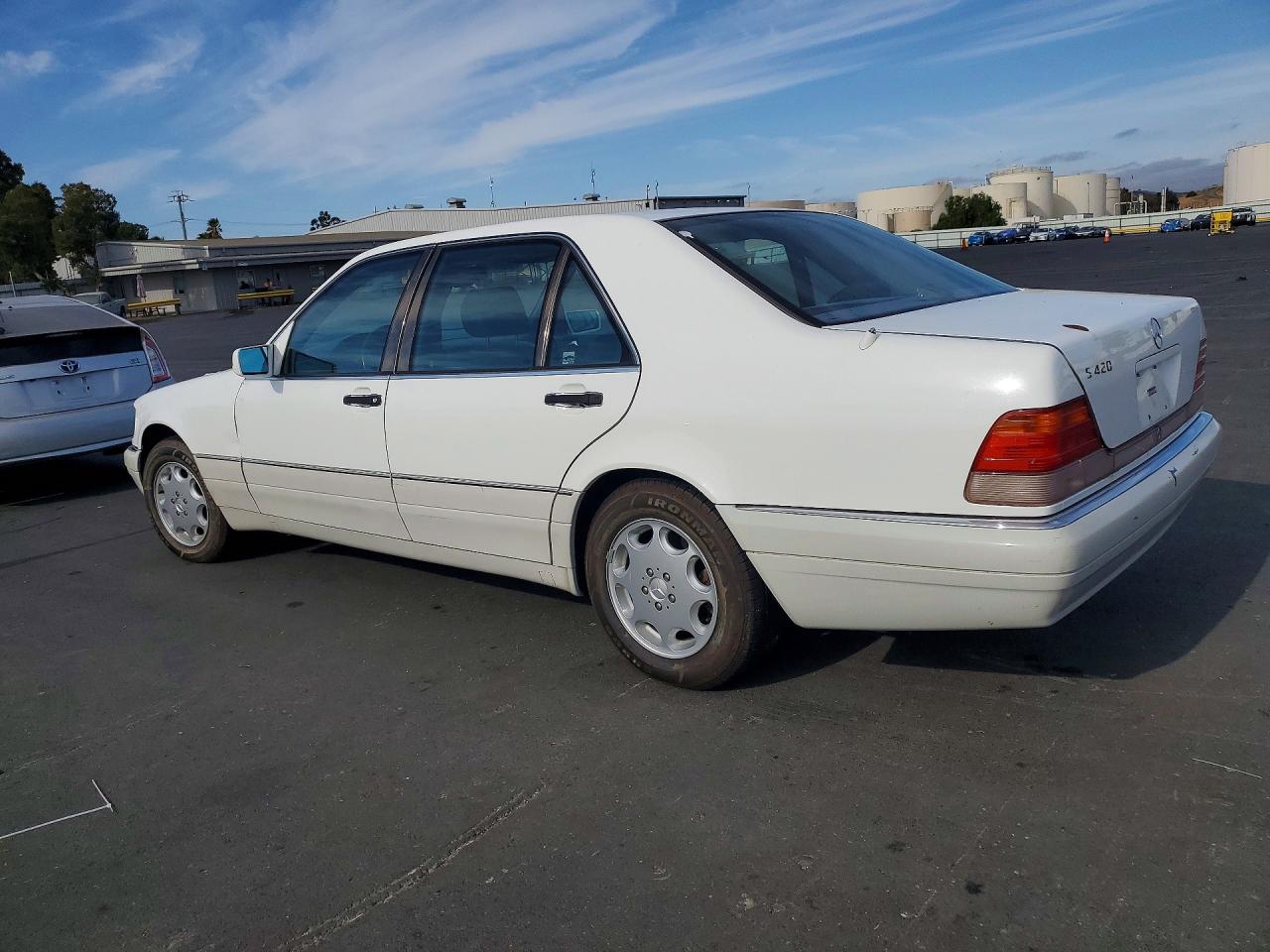 1996 Mercedes-benz S 420 White vin: WDBGA43E3TA288006
