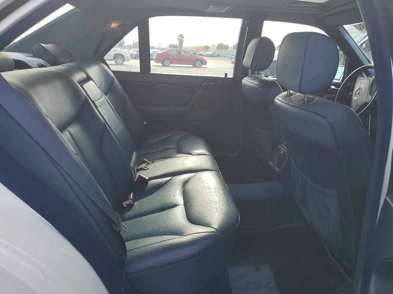 1996 Mercedes-benz S 420 White vin: WDBGA43E3TA288006