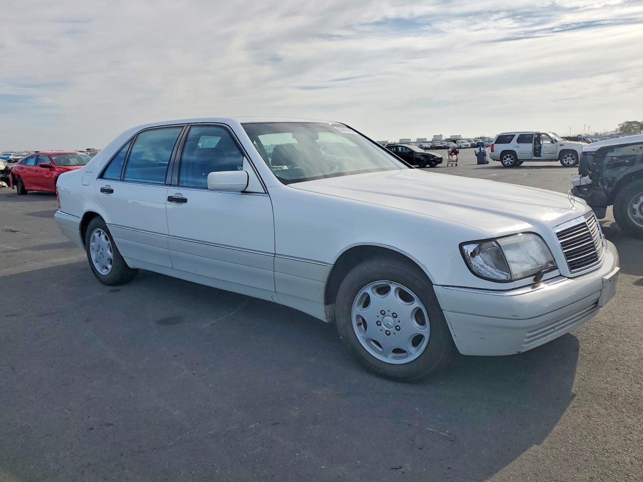 1996 Mercedes-benz S 420 White vin: WDBGA43E3TA288006