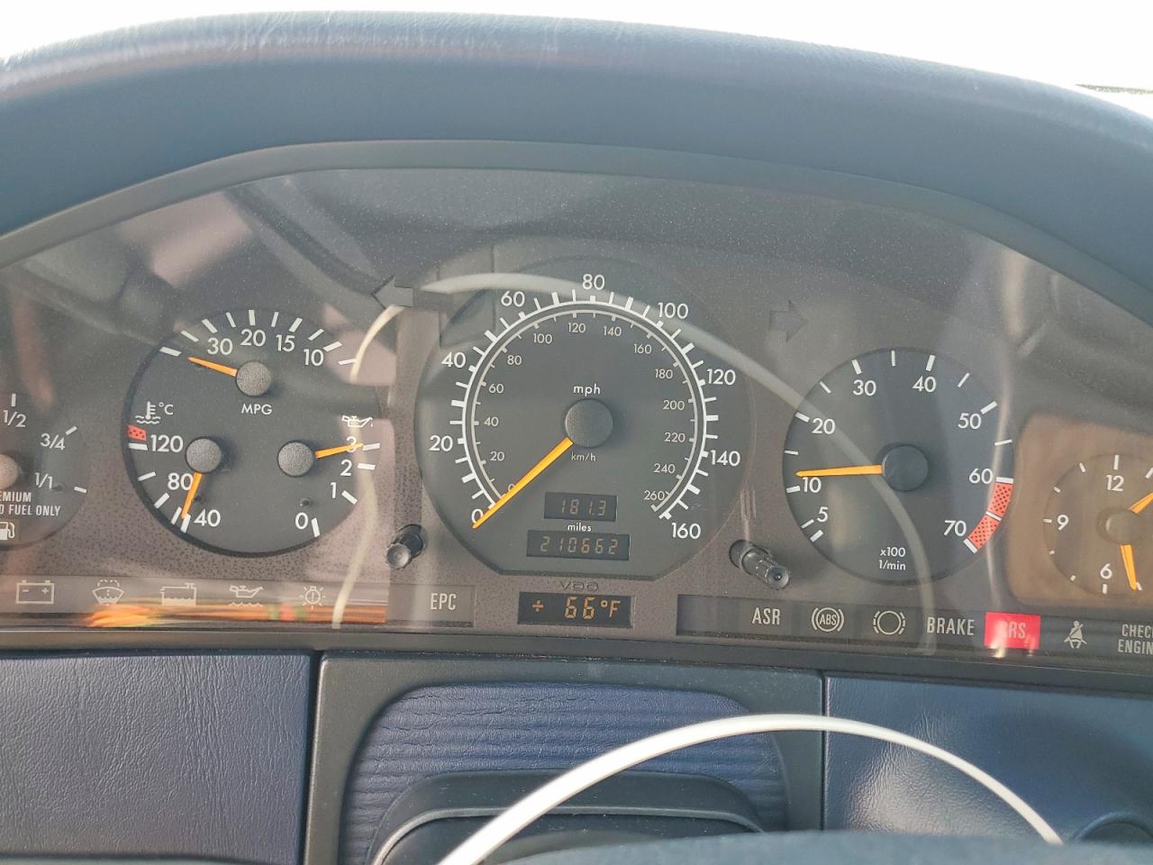 1996 Mercedes-benz S 420 White vin: WDBGA43E3TA288006