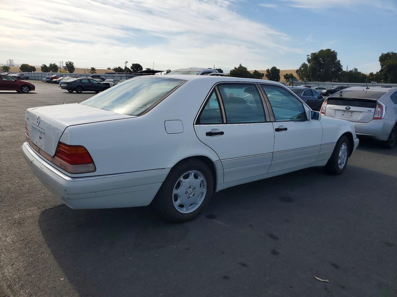 1996 Mercedes-benz S 420 White vin: WDBGA43E3TA288006