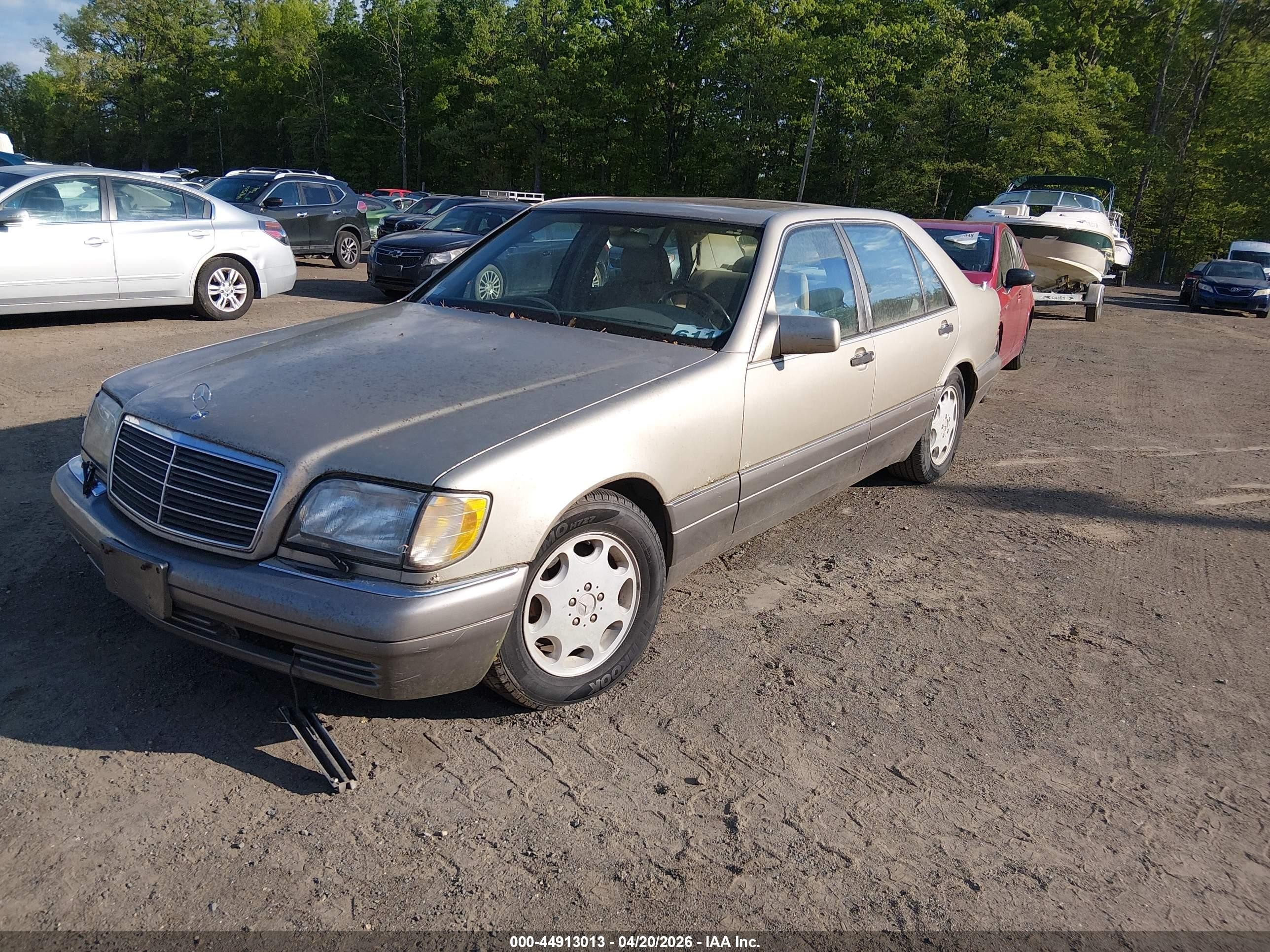1995 Mercedes-benz S 420 Золотой vin: WDBGA43E4SA208405