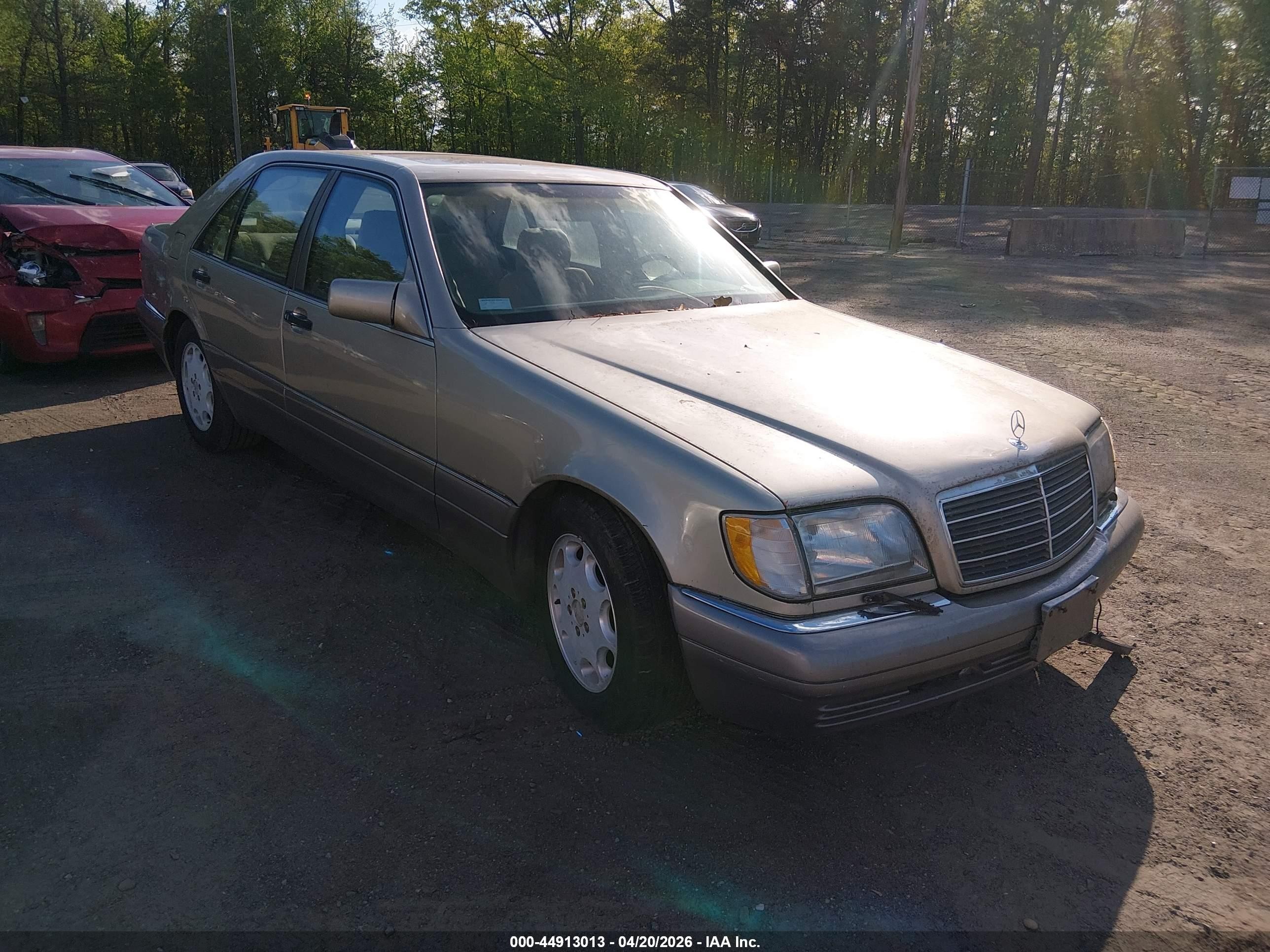 1995 Mercedes-benz S 420 Золотой vin: WDBGA43E4SA208405