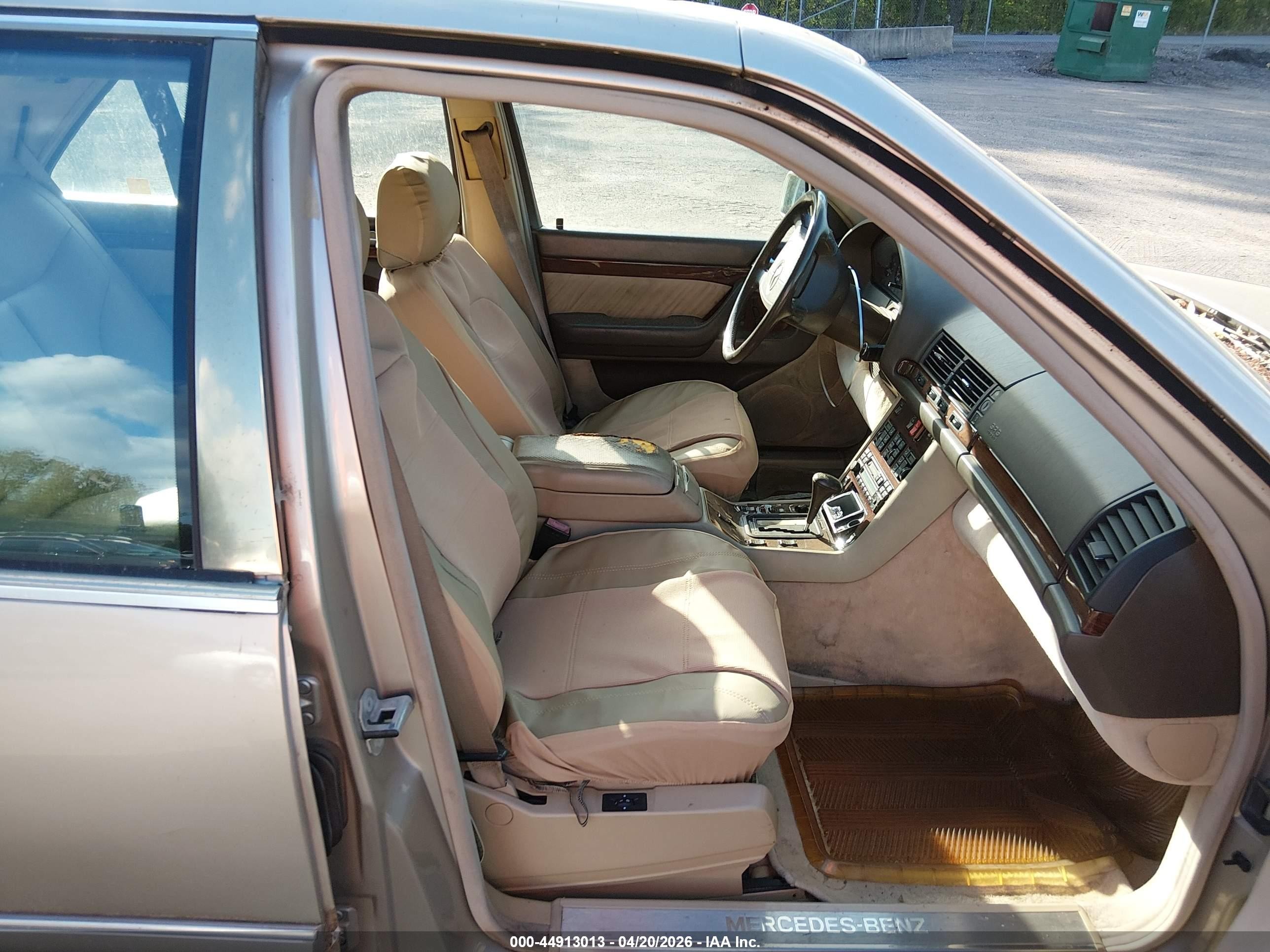 1995 Mercedes-benz S 420 Золотой vin: WDBGA43E4SA208405