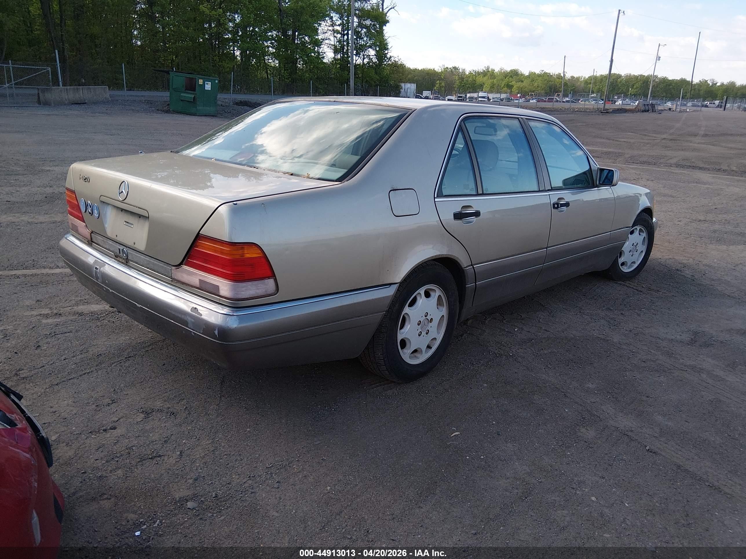 1995 Mercedes-benz S 420 Золотой vin: WDBGA43E4SA208405