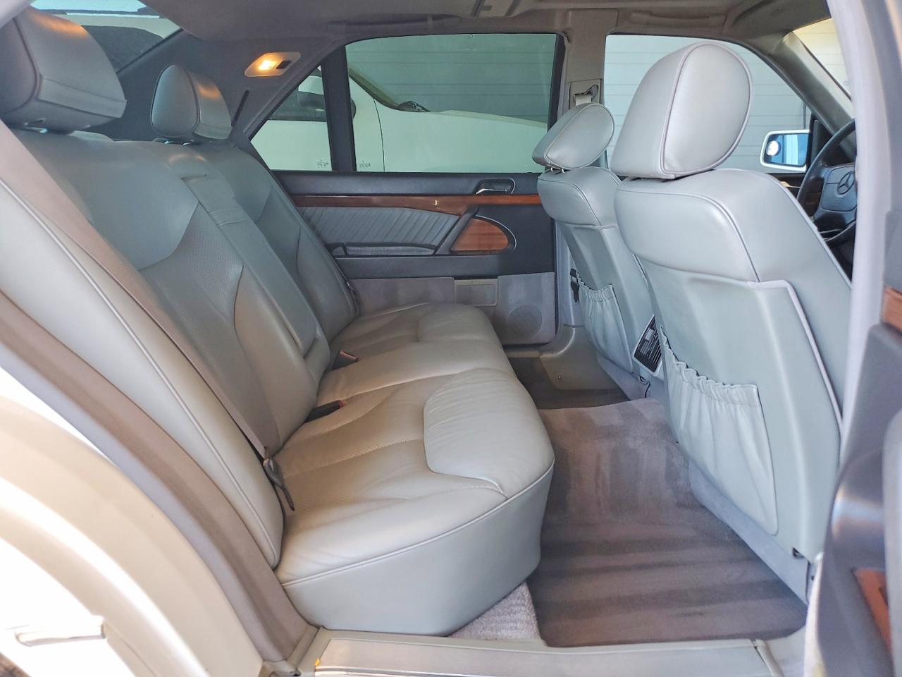 1993 Mercedes-benz 400 Sel White vin: WDBGA43E7PA098781