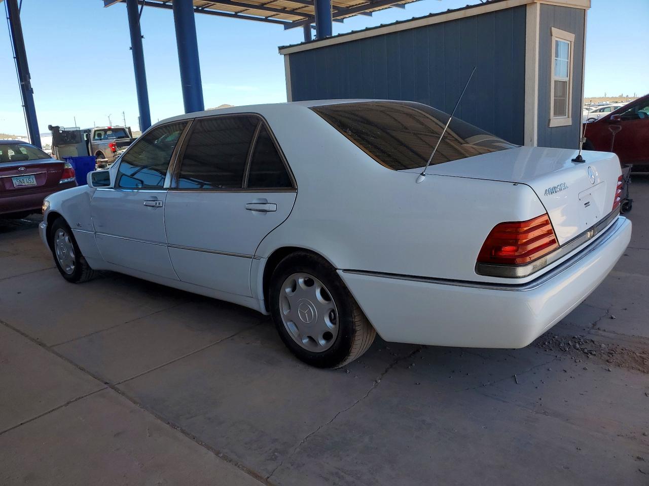 1993 Mercedes-benz 400 Sel White vin: WDBGA43E7PA098781