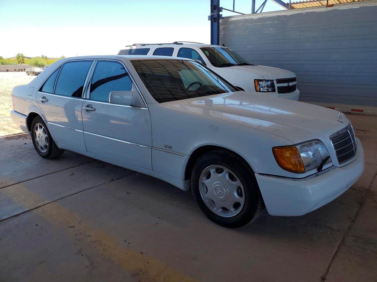 1993 Mercedes-benz 400 Sel White vin: WDBGA43E7PA098781
