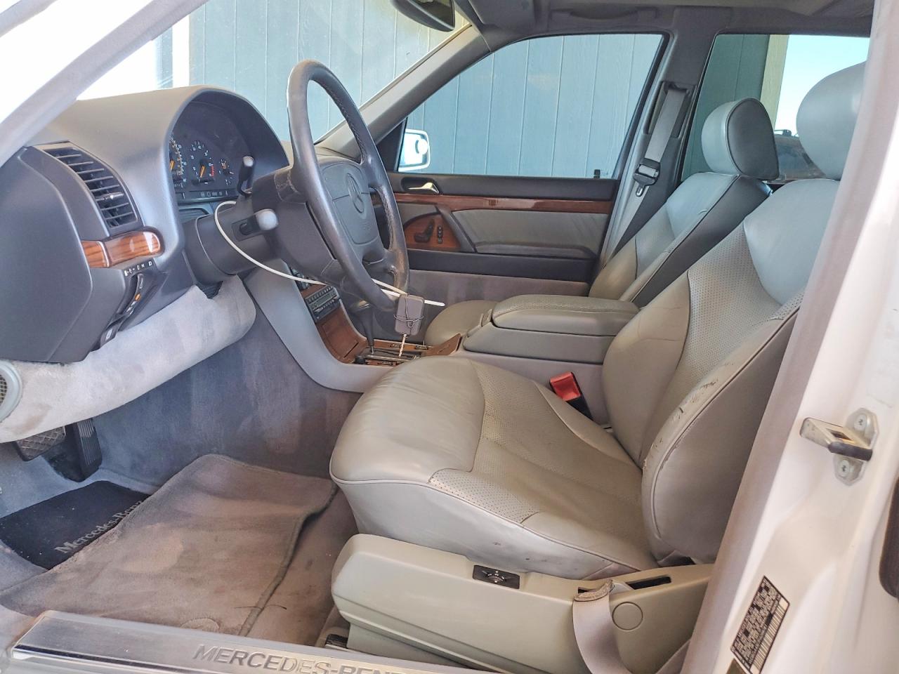 1993 Mercedes-benz 400 Sel White vin: WDBGA43E7PA098781