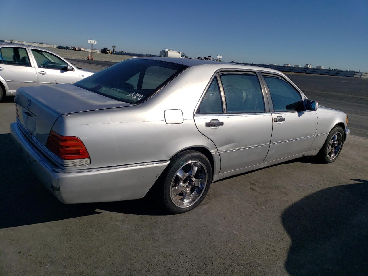 1994 Mercedes-benz S 420 Silver vin: WDBGA43E8RA165732