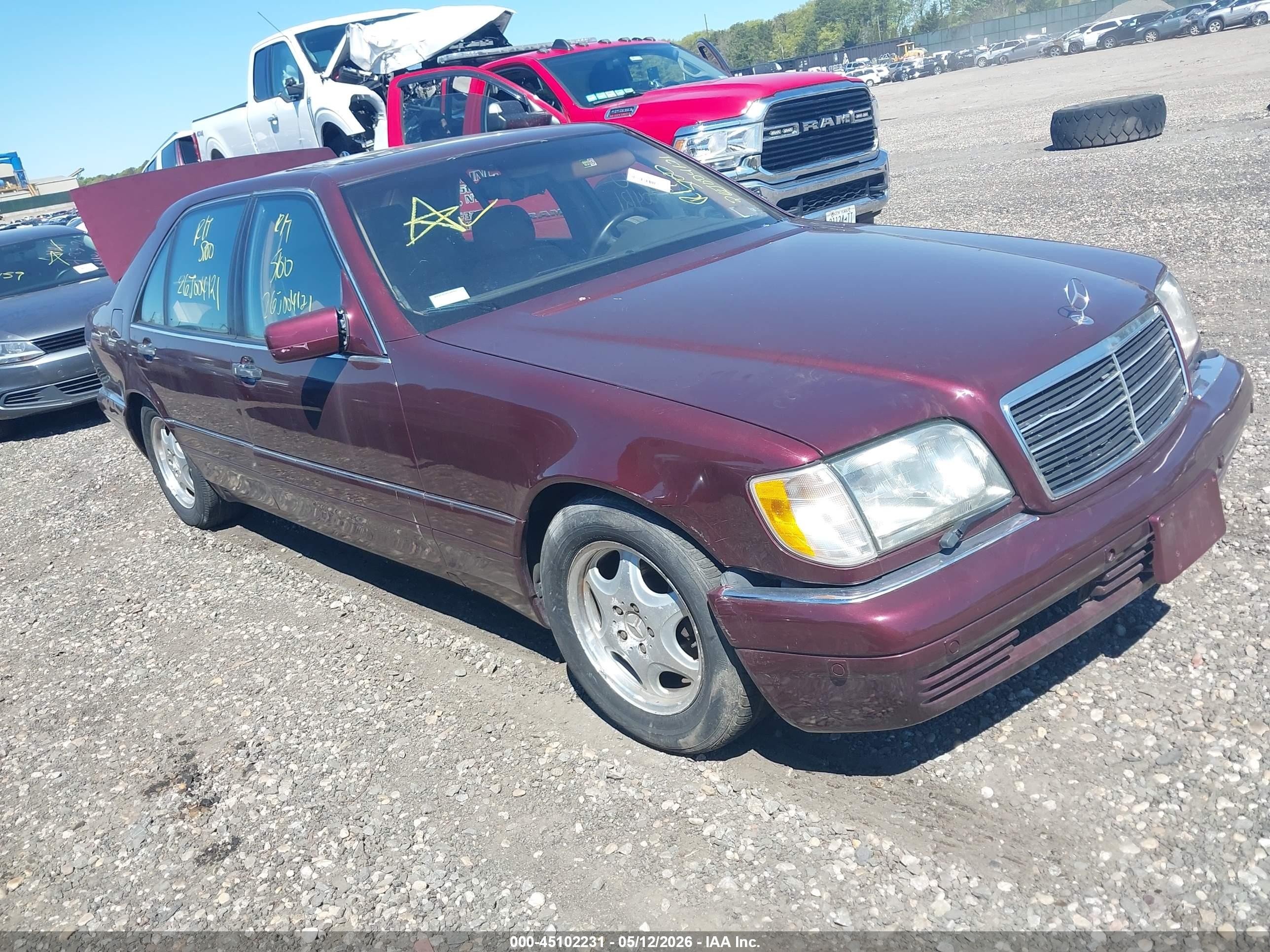 1997 Mercedes-benz S 420   Maroon vin: WDBGA43G0VA362132