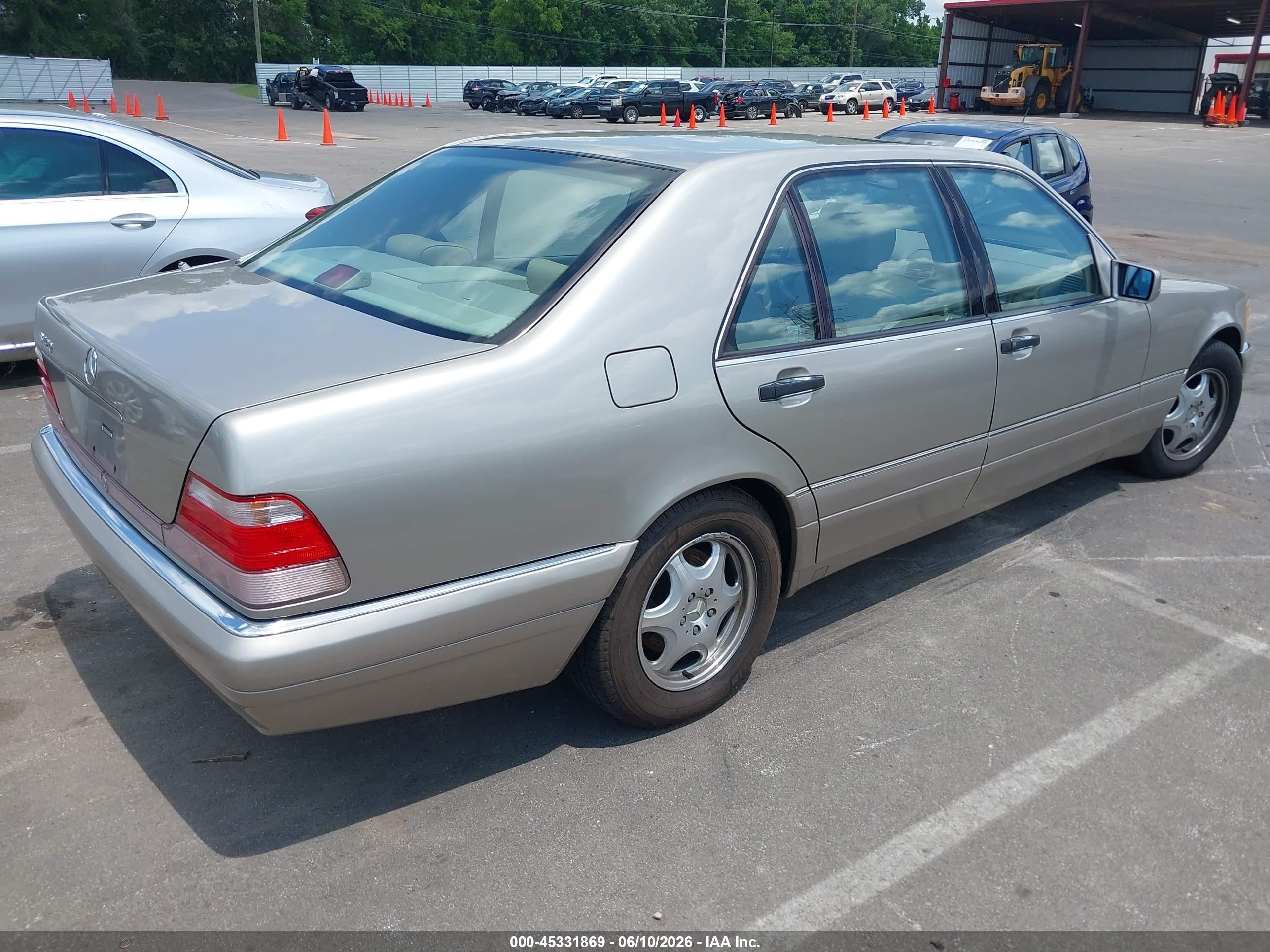 1998 Mercedes-benz S 420   Gold vin: WDBGA43G2WA396042
