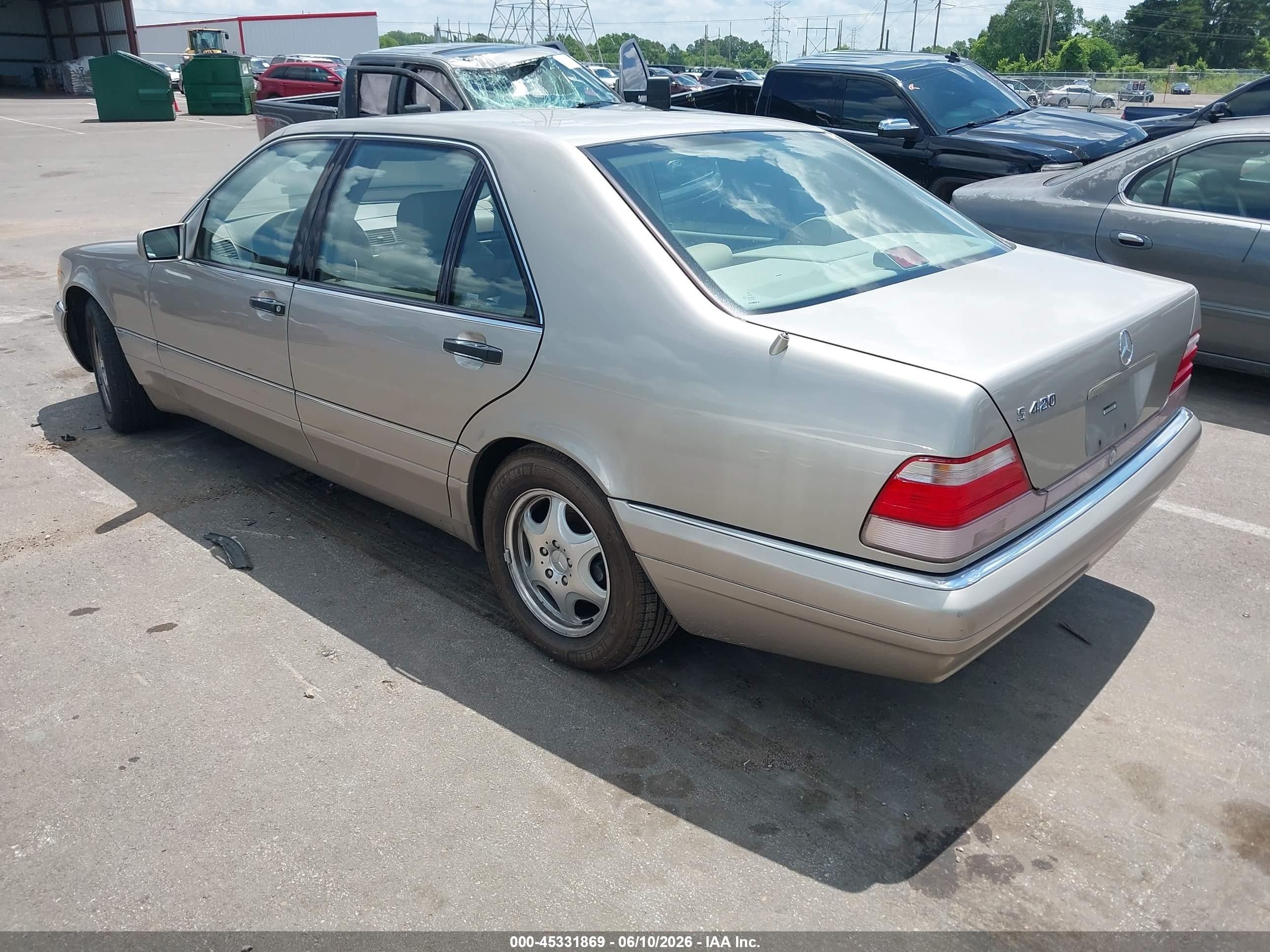 1998 Mercedes-benz S 420   Gold vin: WDBGA43G2WA396042