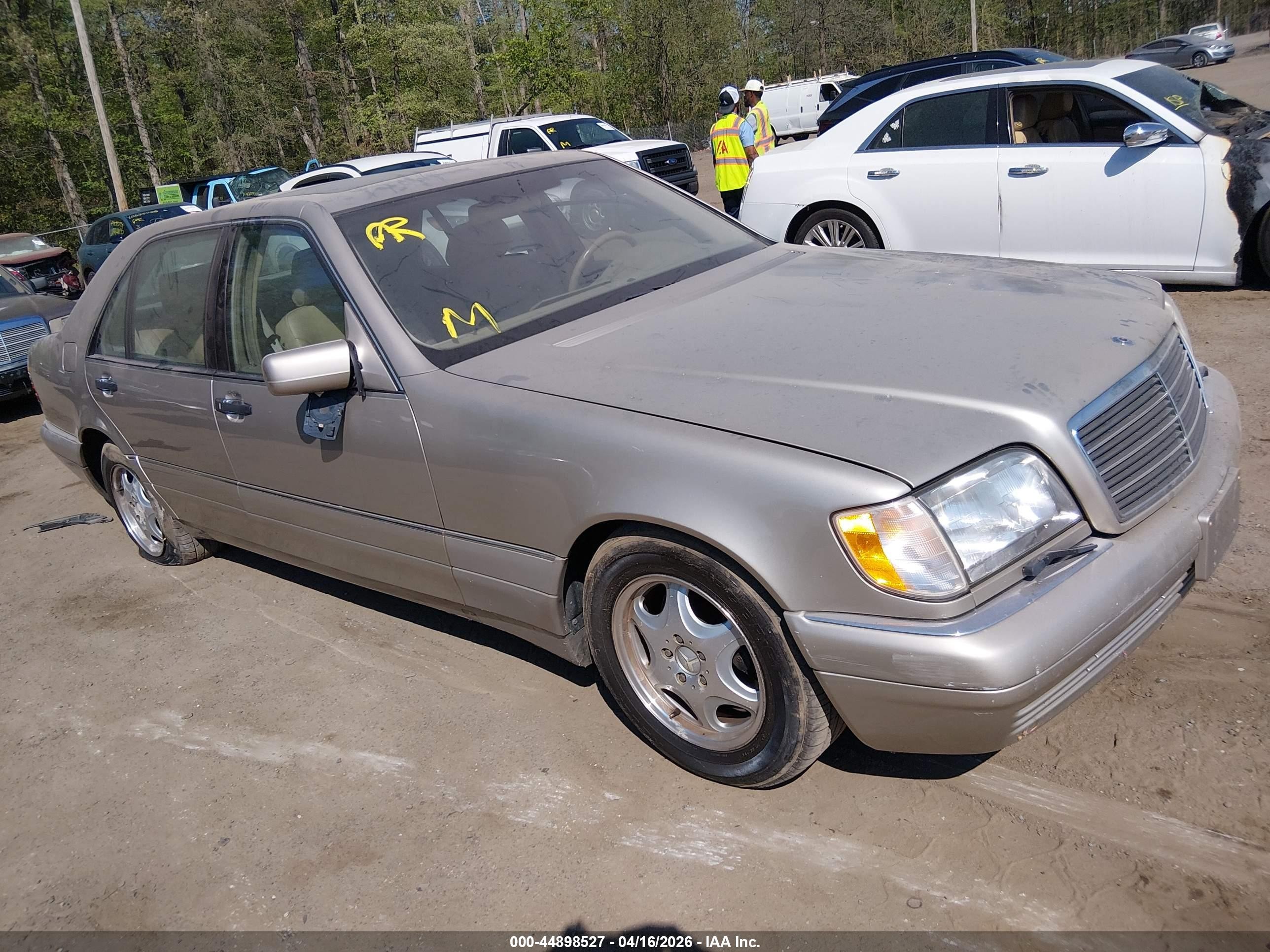 1998 Mercedes-benz S 420   Gold vin: WDBGA43G5WA394172