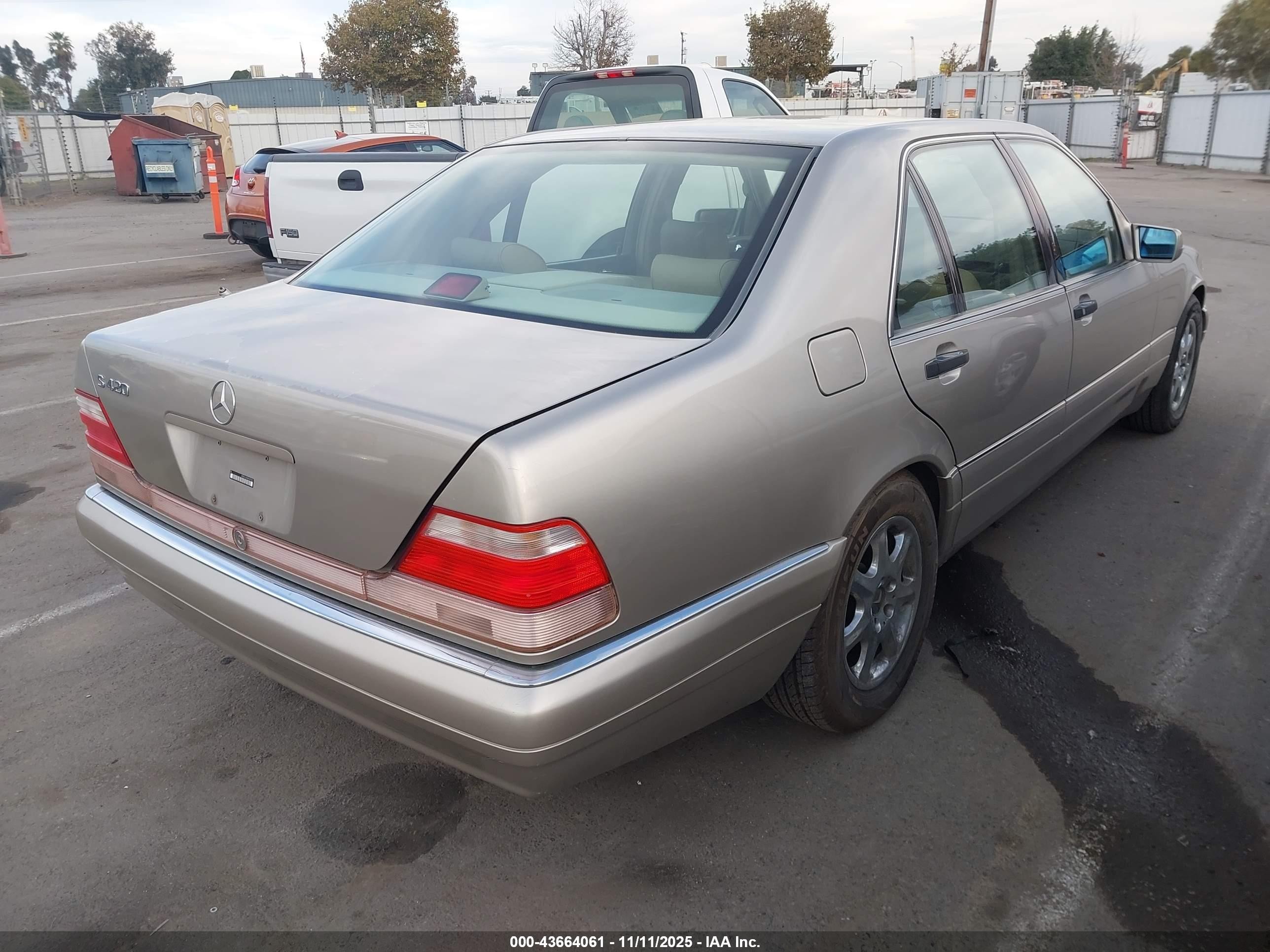 1998 Mercedes-benz S 420   Champagne vin: WDBGA43G6WA379471