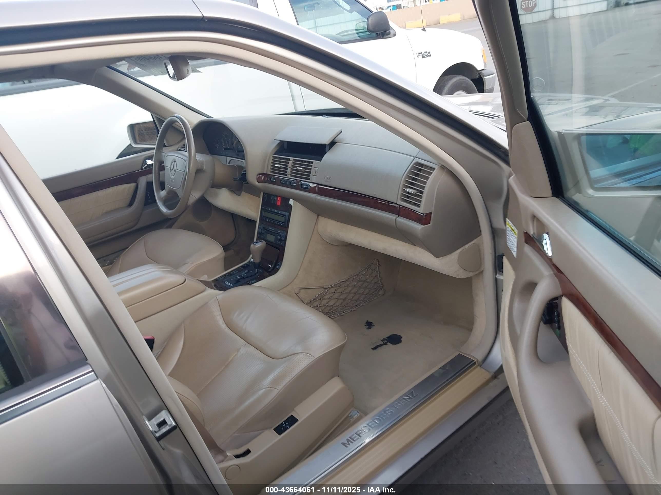 1998 Mercedes-benz S 420   Champagne vin: WDBGA43G6WA379471