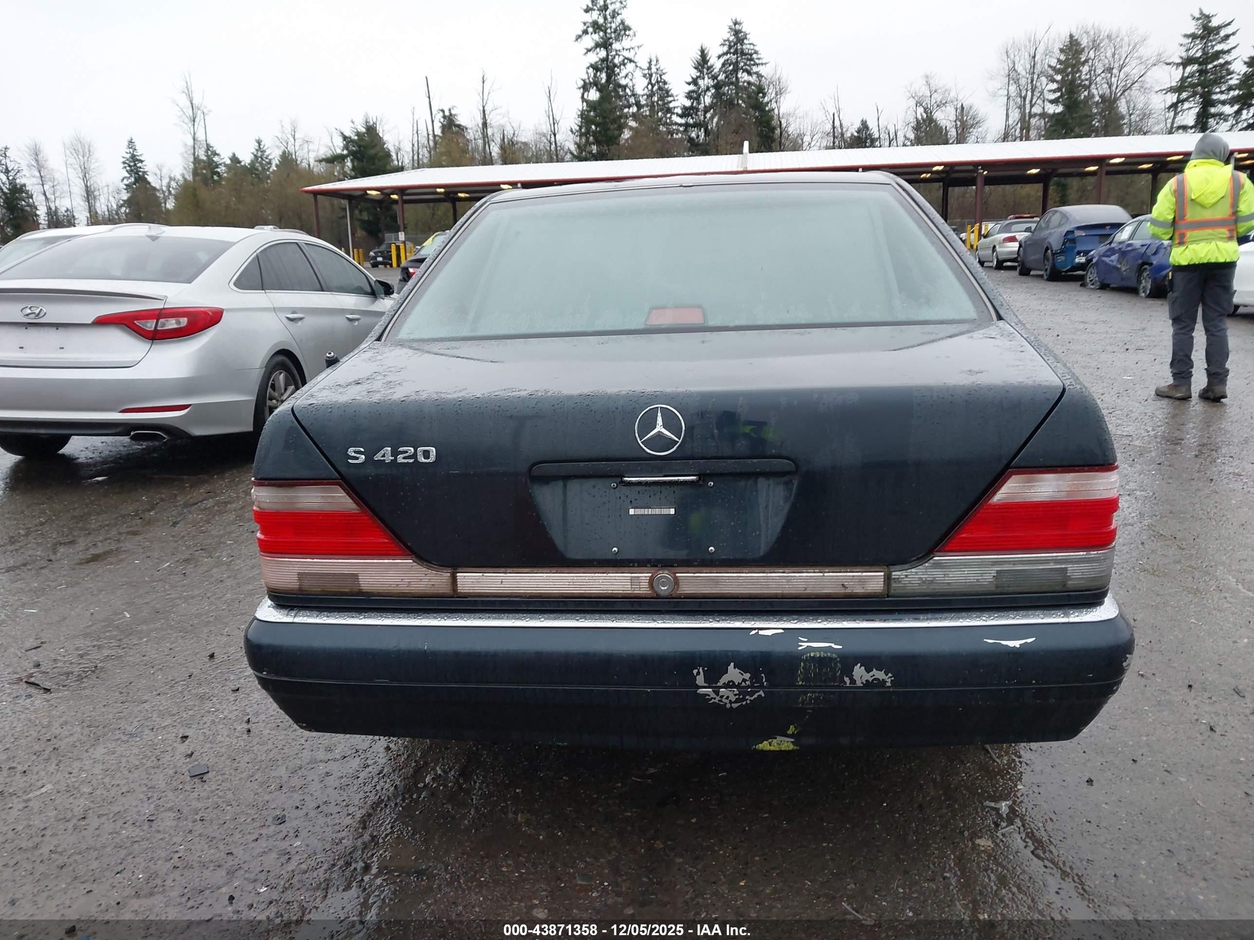 1998 Mercedes-benz S 420   Blue vin: WDBGA43G8WA403317