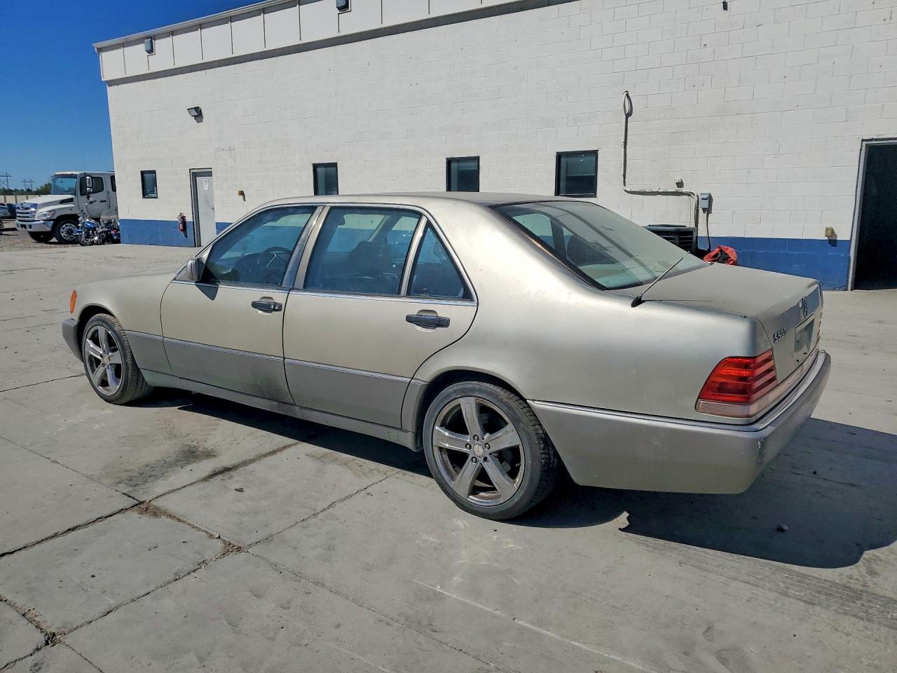 1994 Mercedes-benz S 500 Tan vin: WDBGA51E8RA152889