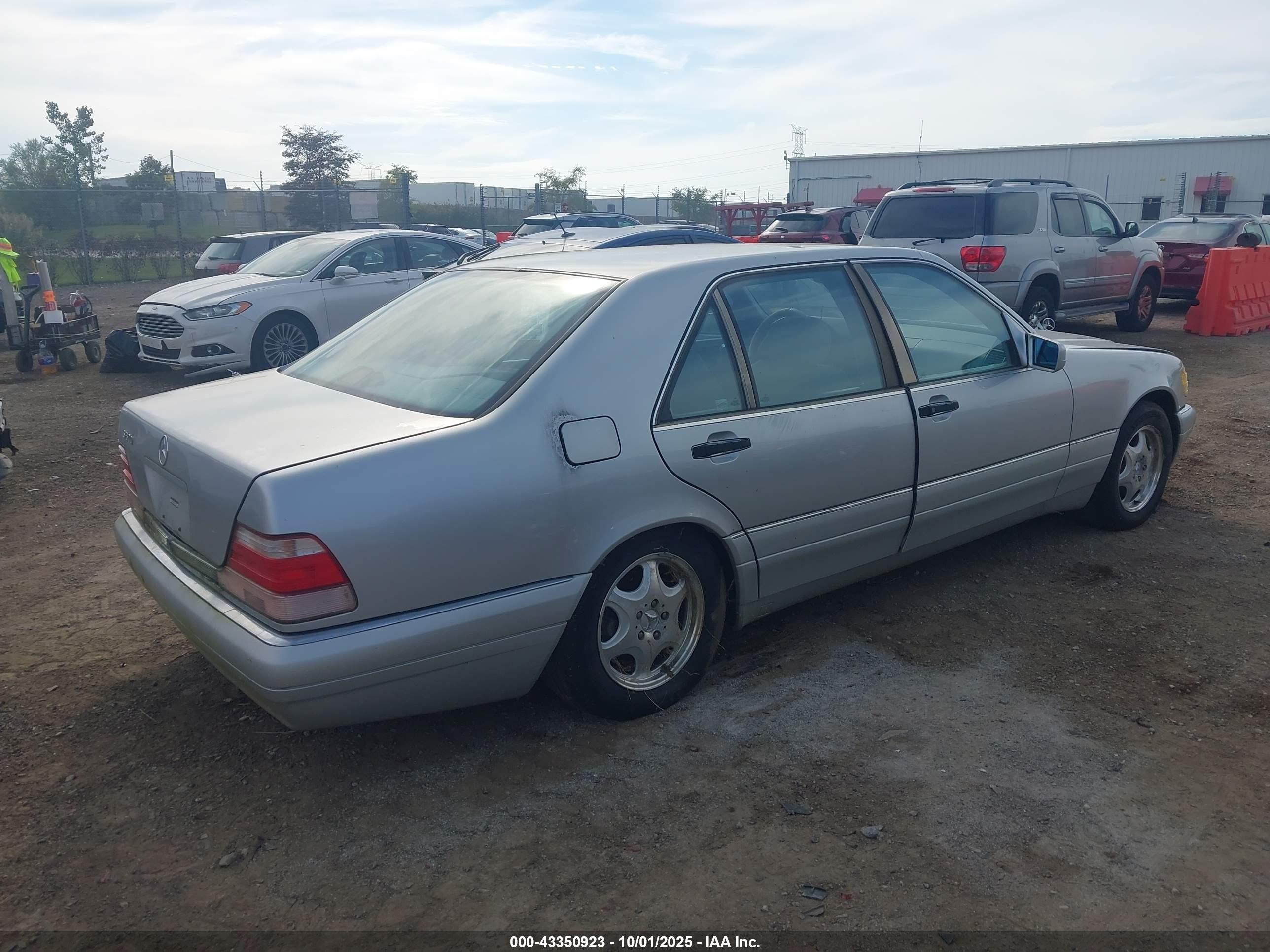1998 Mercedes-benz S 500   Silver vin: WDBGA51G3WA382238