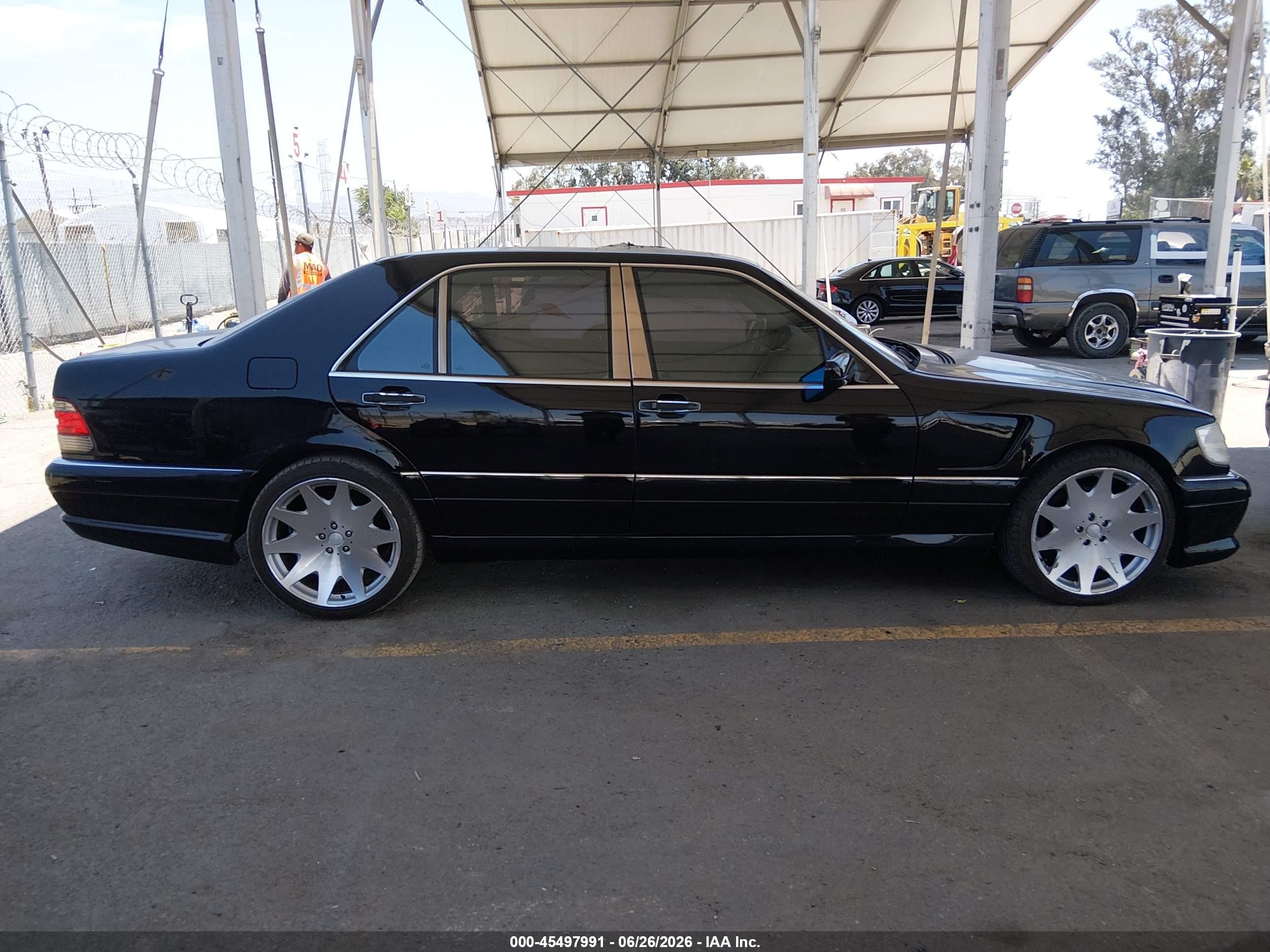 1998 Mercedes-benz S 500   Black vin: WDBGA51G8WA388987