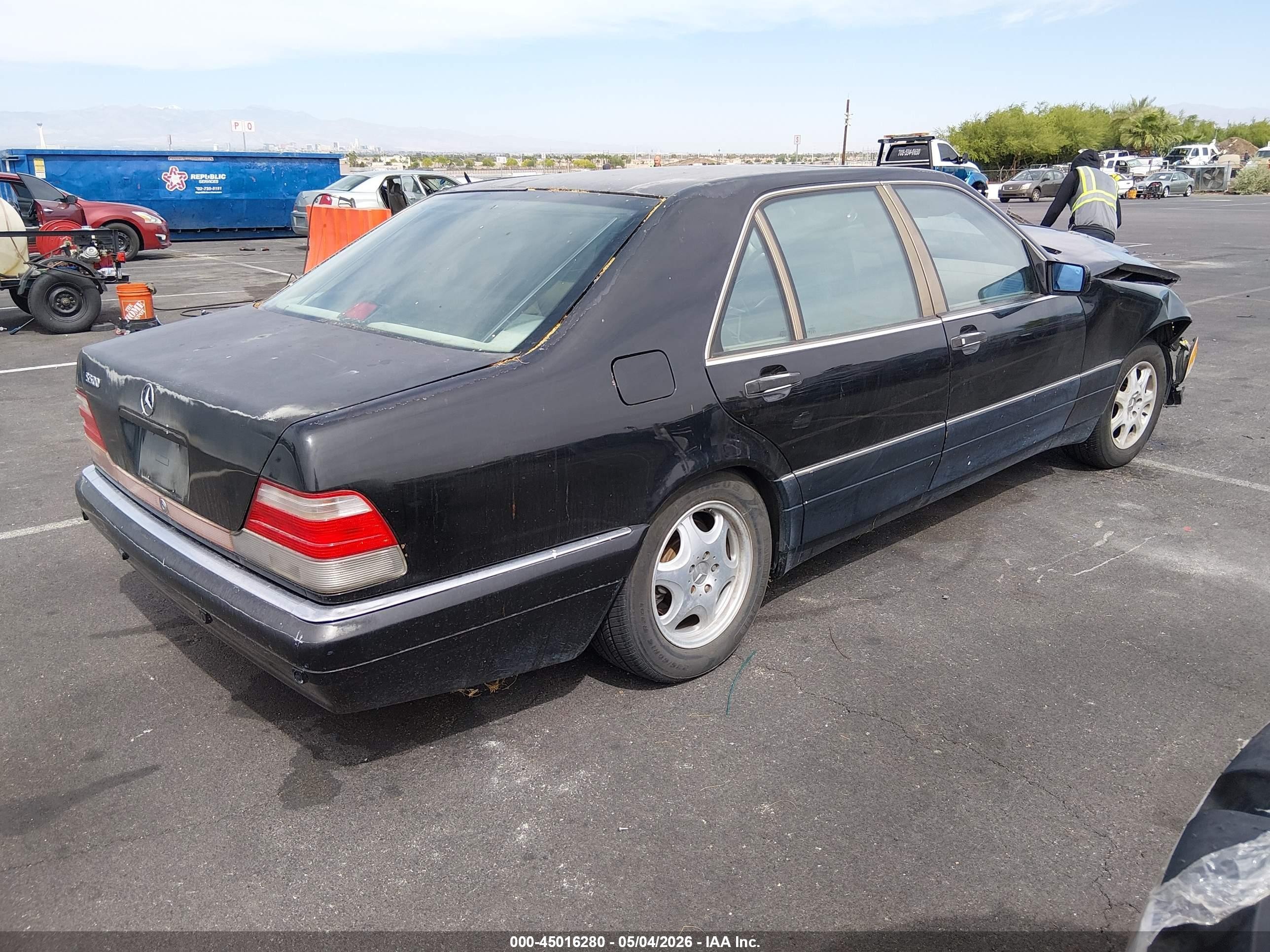 1998 Mercedes-benz S 500   Black vin: WDBGA51G8WA402256