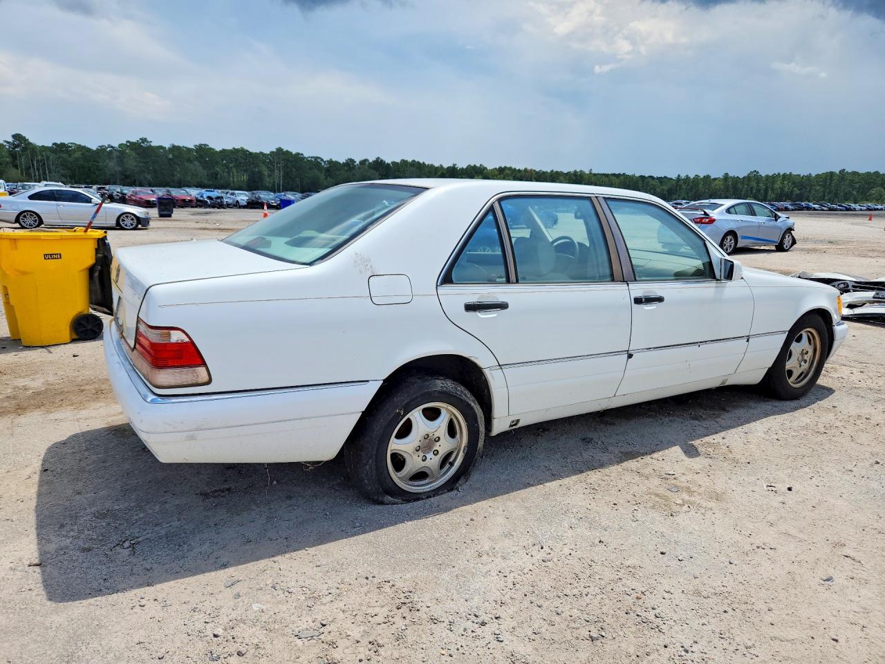 1999 Mercedes-benz S 500 White vin: WDBGA51G8XA429460