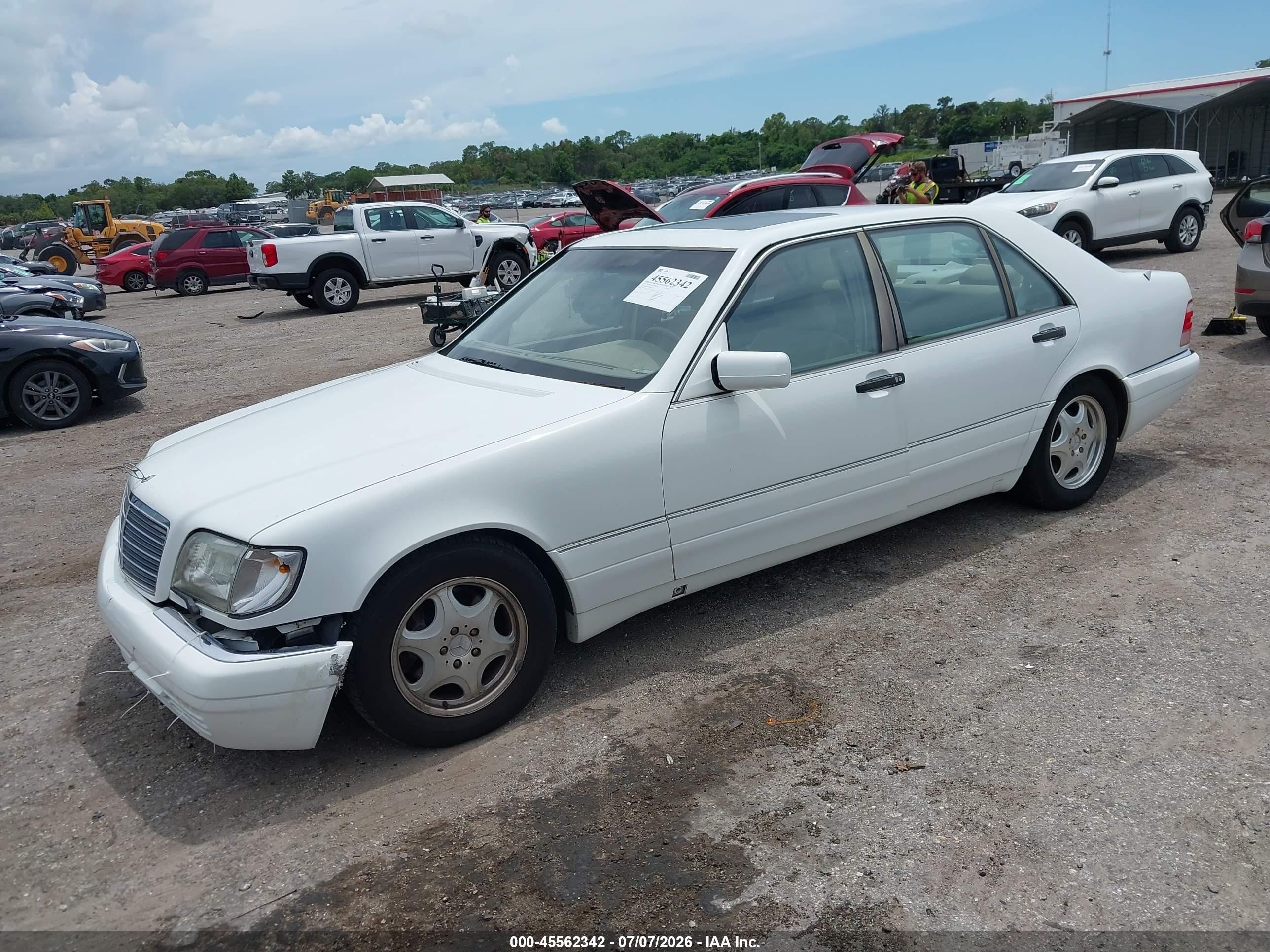 1998 Mercedes-benz S 500   White vin: WDBGA51GXWA396864