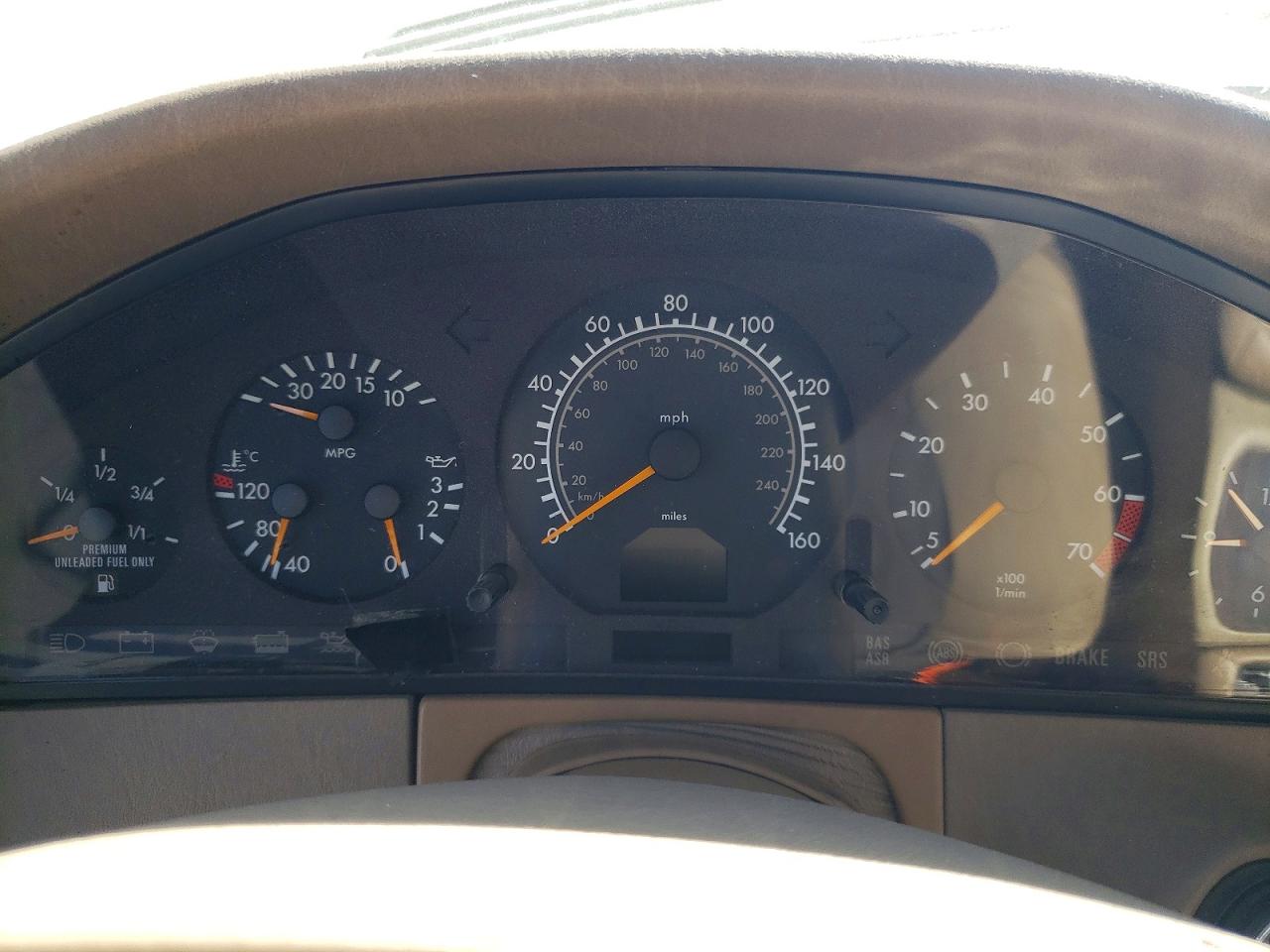 1999 Mercedes-benz Cl 500 White vin: WDBGA70G2XA429144