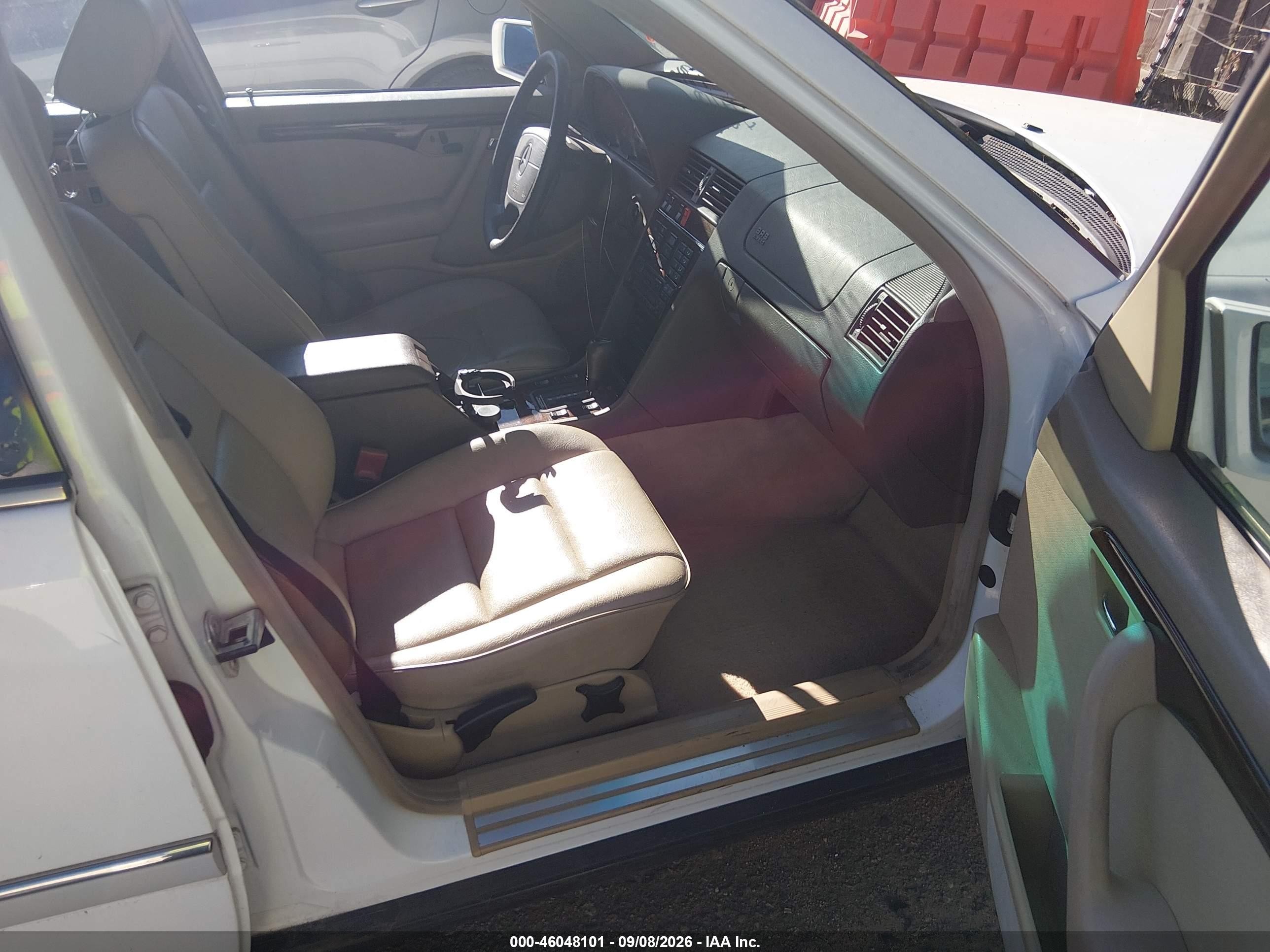 1995 Mercedes-benz C 220 White vin: WDBHA22E0SF297385