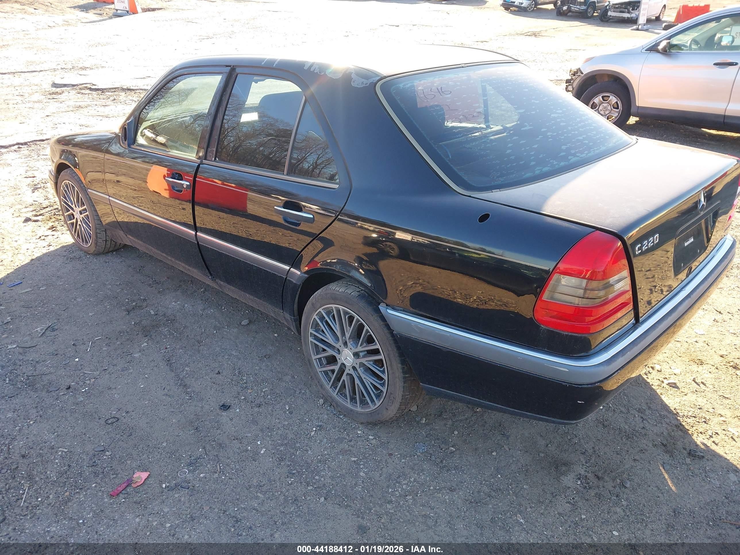 1996 Mercedes-benz C 220 Black vin: WDBHA22E0TF368649