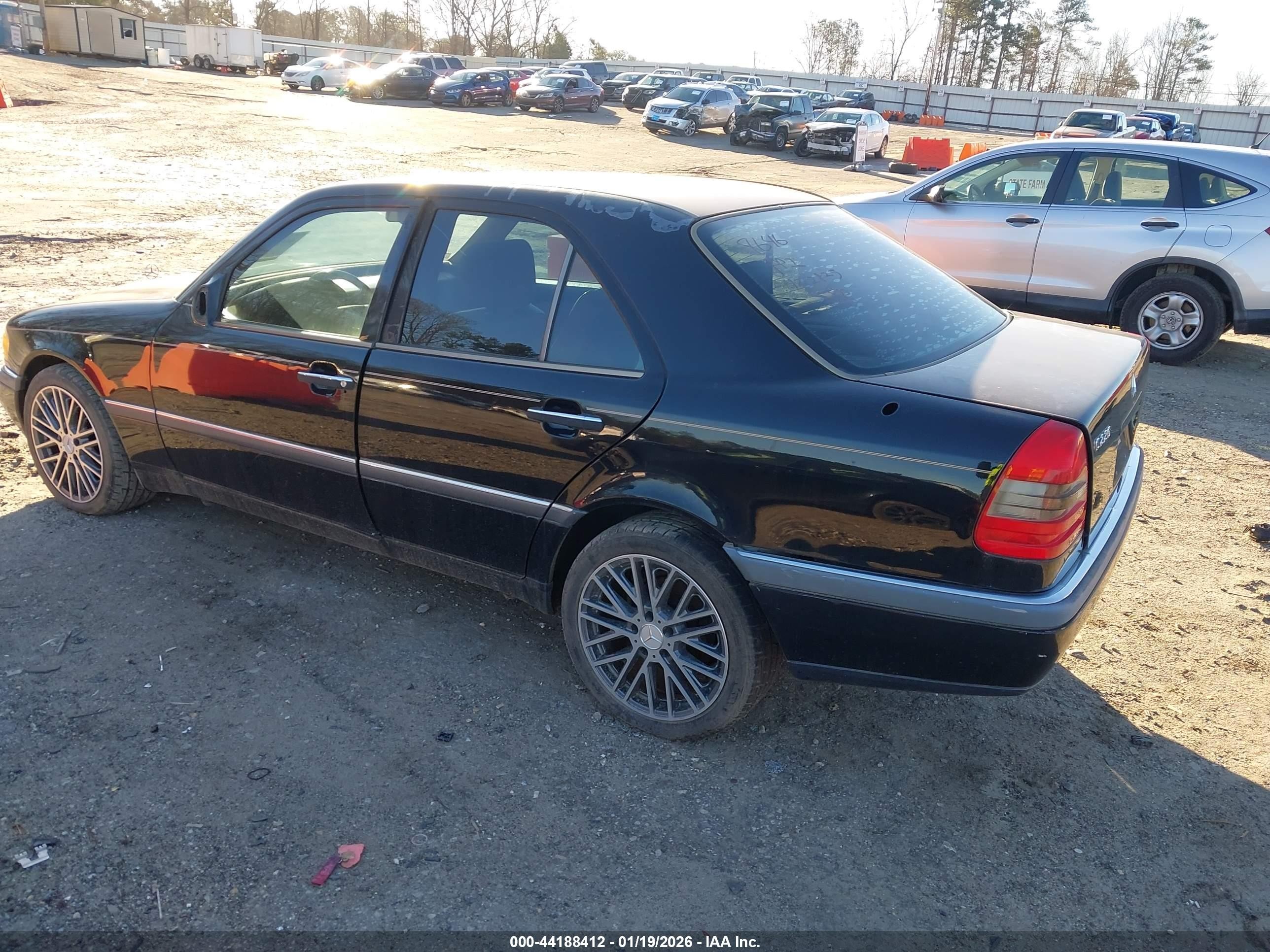 1996 Mercedes-benz C 220 Black vin: WDBHA22E0TF368649