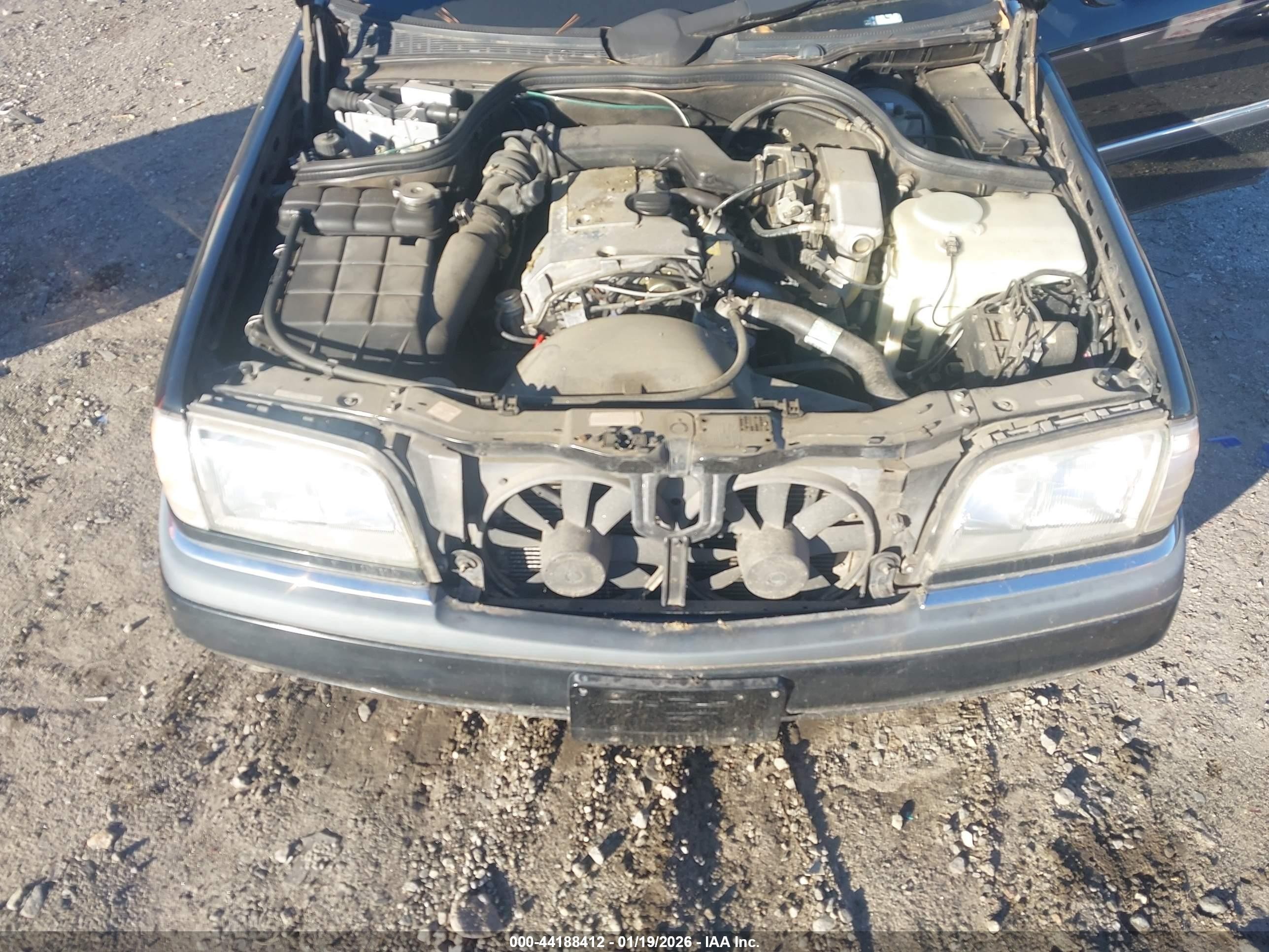 1996 Mercedes-benz C 220 Black vin: WDBHA22E0TF368649