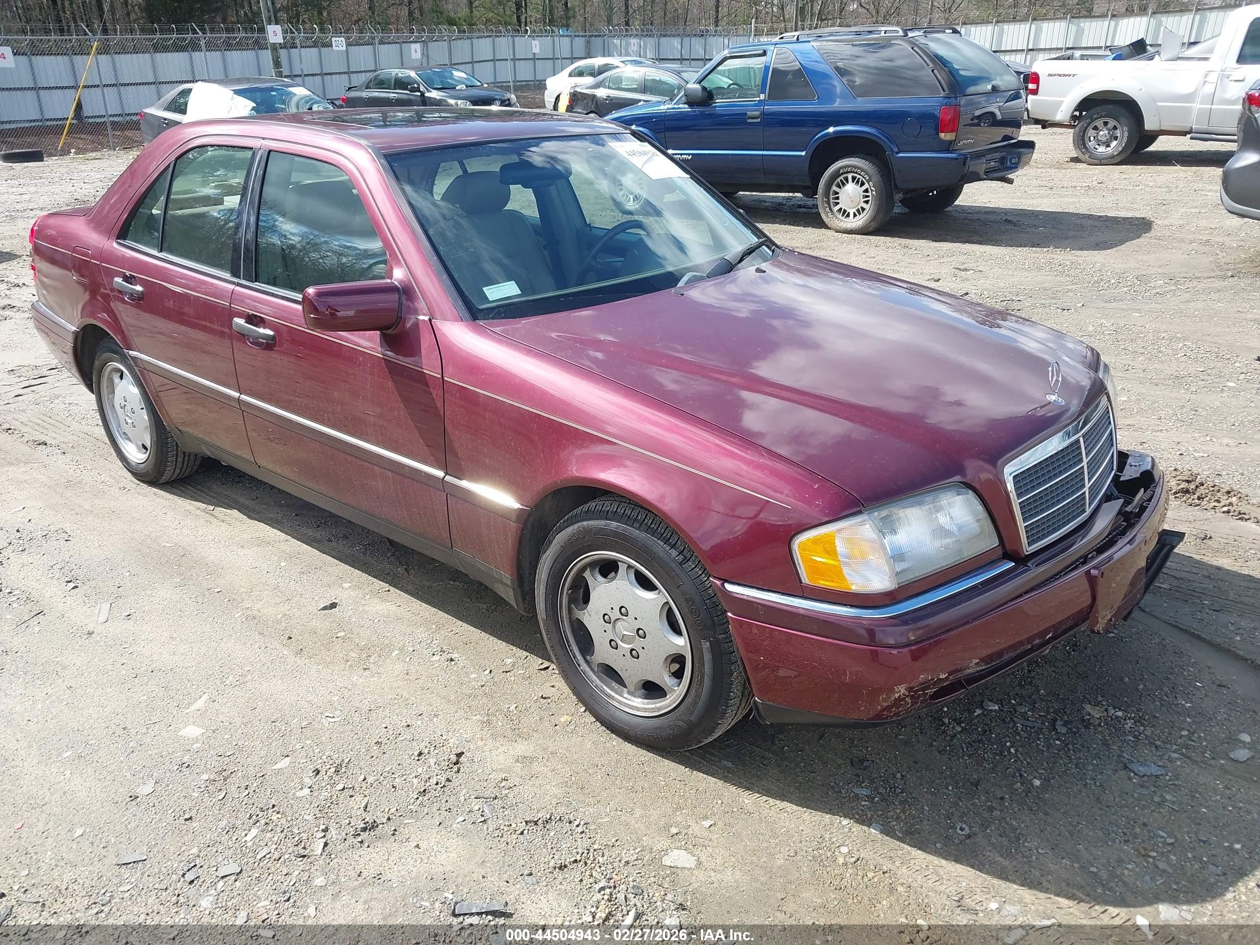 1996 Mercedes-benz C 220 Burgundy vin: WDBHA22E2TF385825