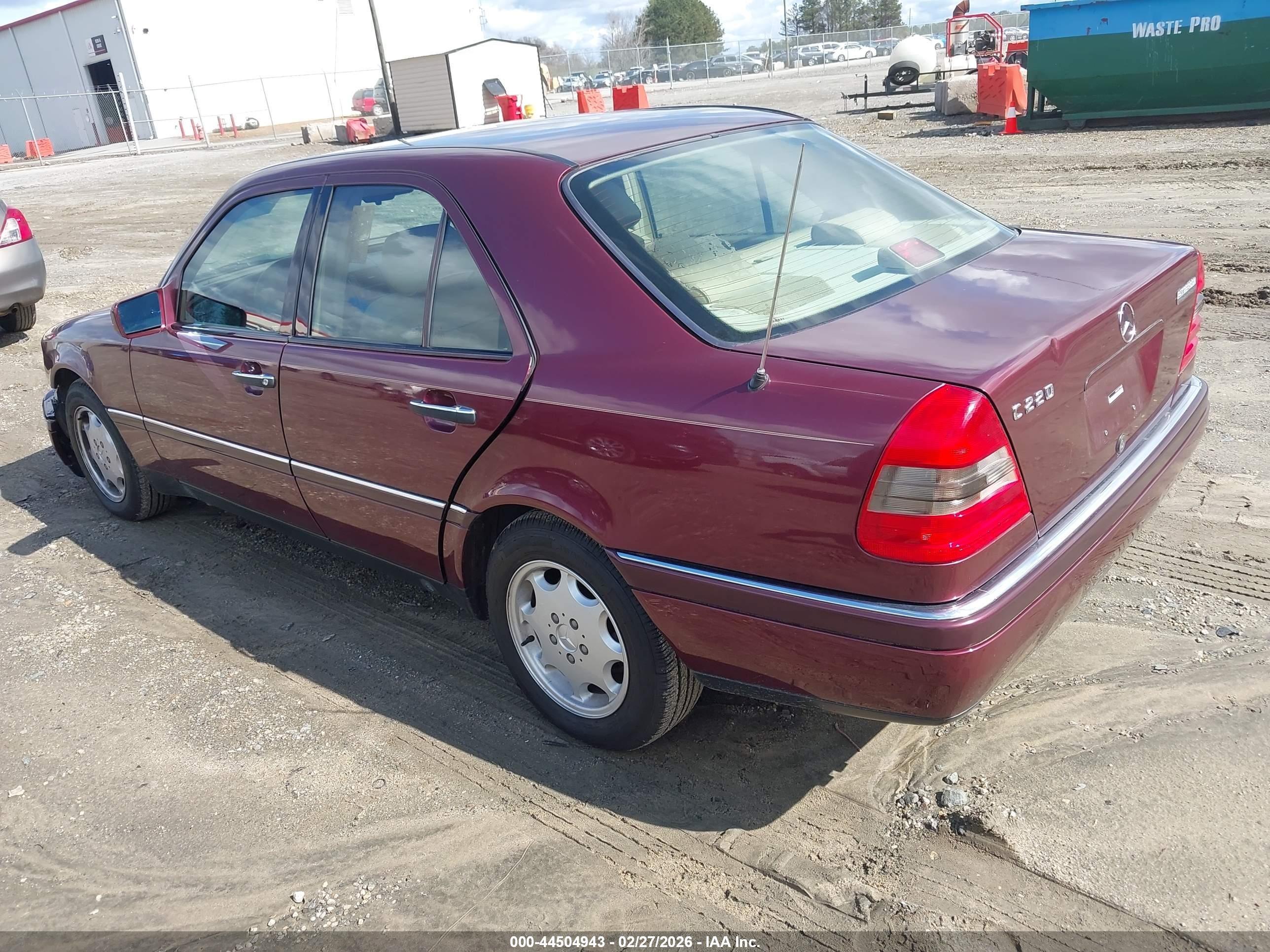 1996 Mercedes-benz C 220 Burgundy vin: WDBHA22E2TF385825