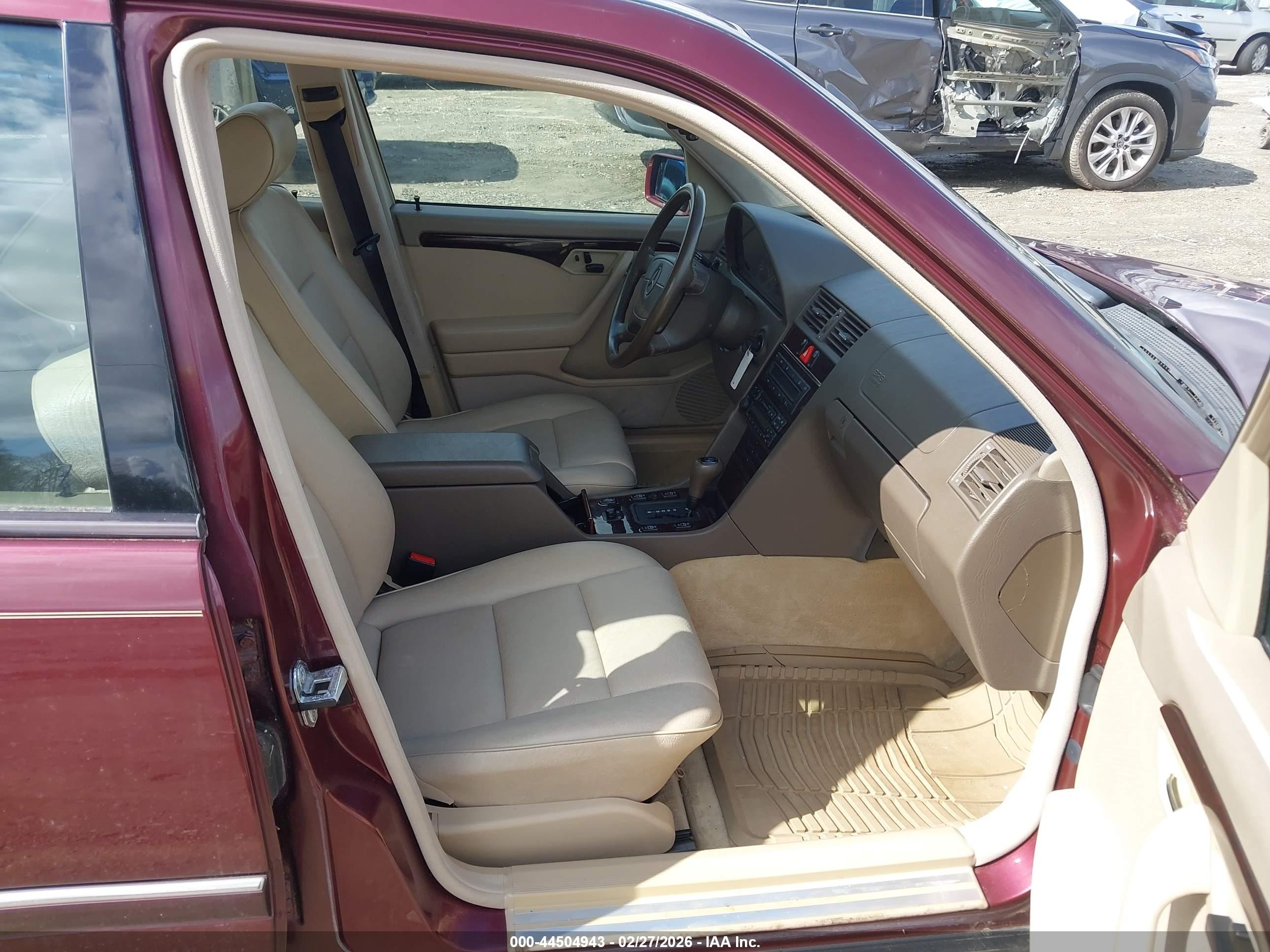 1996 Mercedes-benz C 220 Burgundy vin: WDBHA22E2TF385825