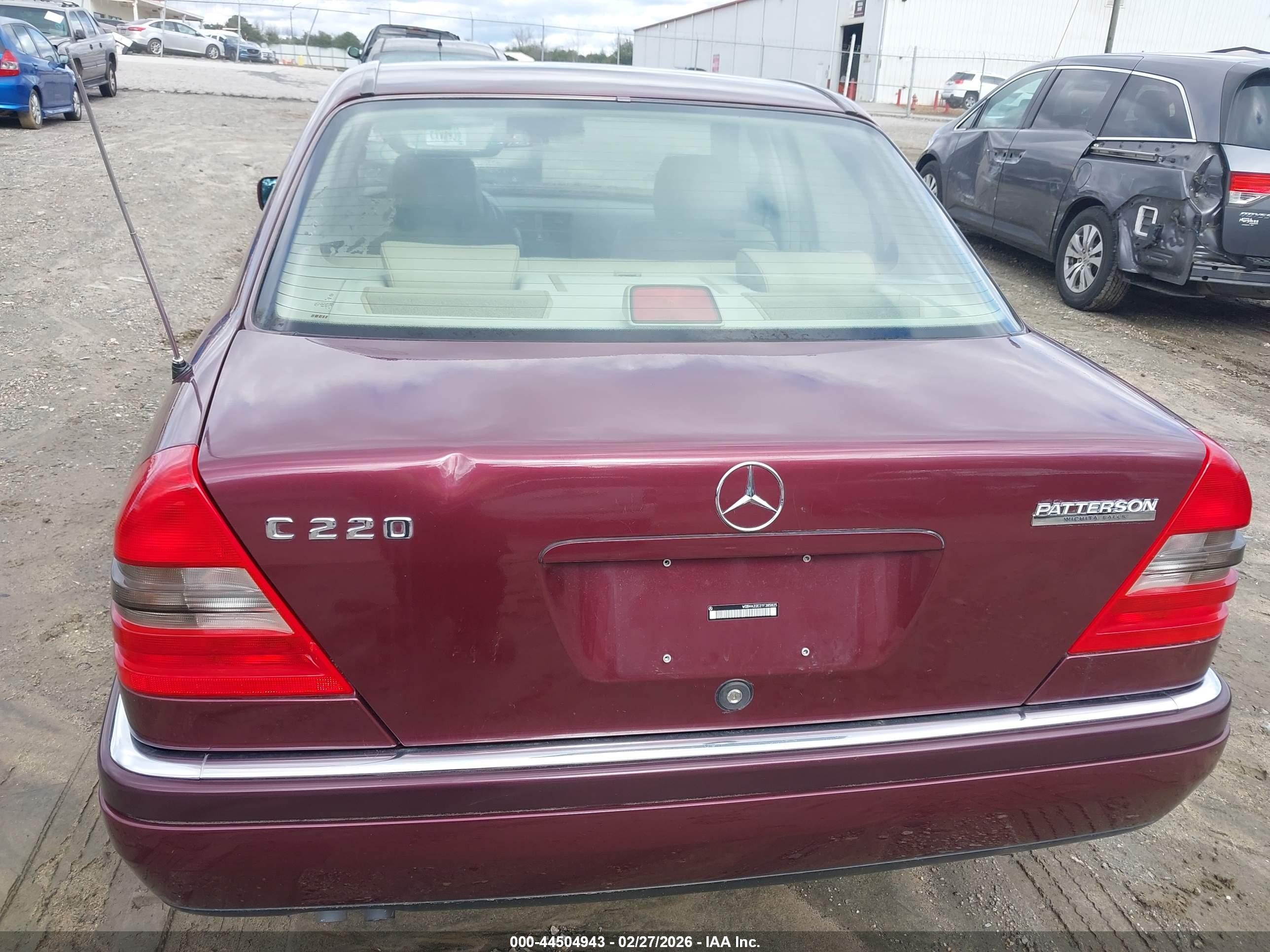 1996 Mercedes-benz C 220 Burgundy vin: WDBHA22E2TF385825