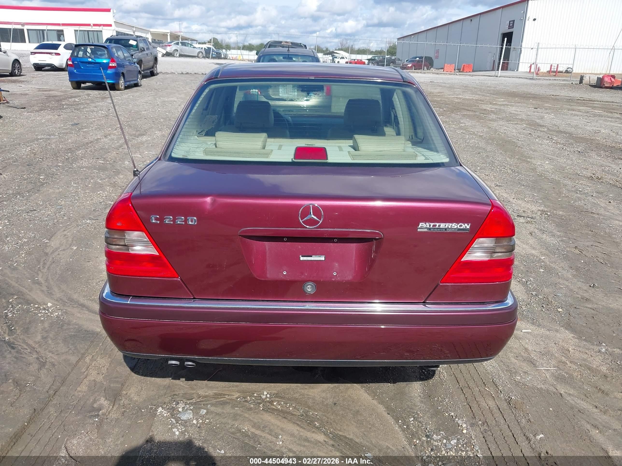 1996 Mercedes-benz C 220 Burgundy vin: WDBHA22E2TF385825