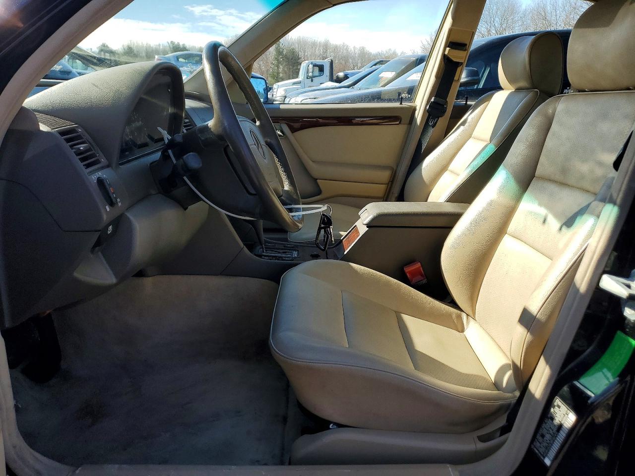 1994 Mercedes-benz C 220 Black vin: WDBHA22E3RF067415