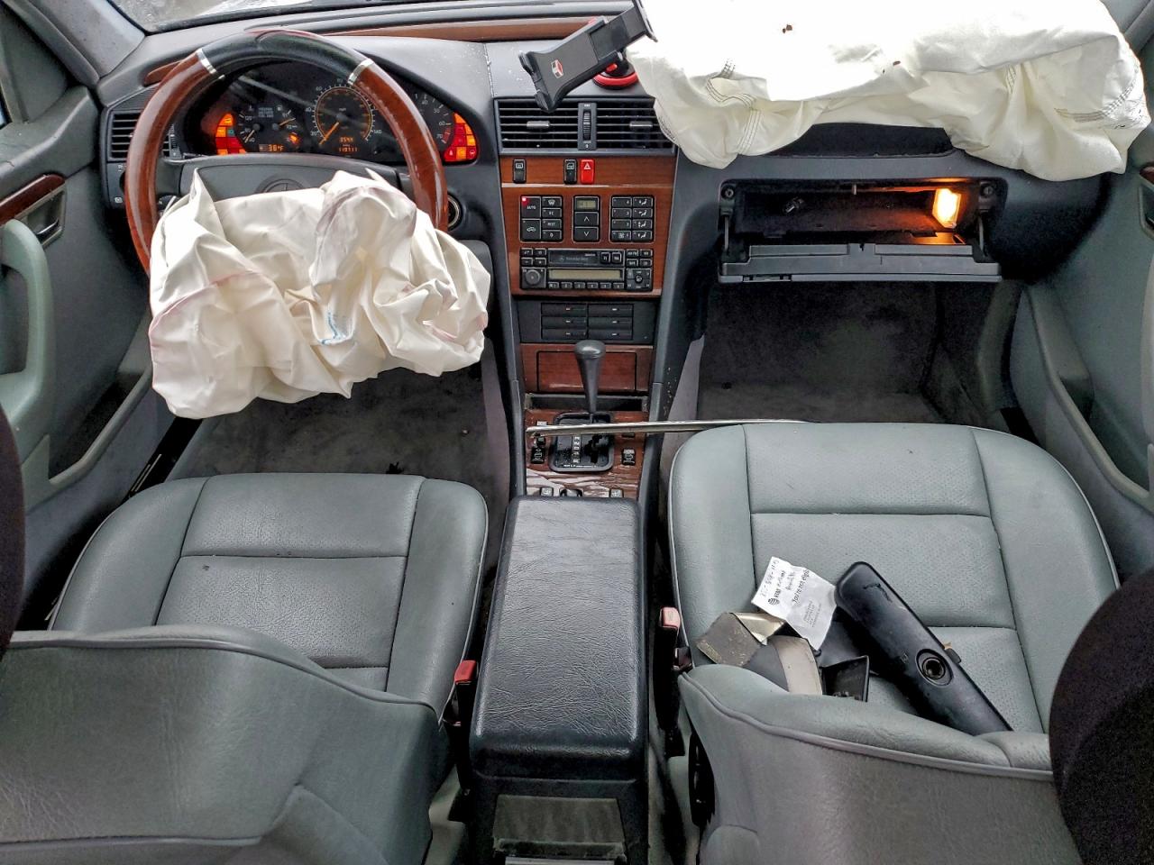 1994 Mercedes-benz C 220 Silver vin: WDBHA22E3RF083923